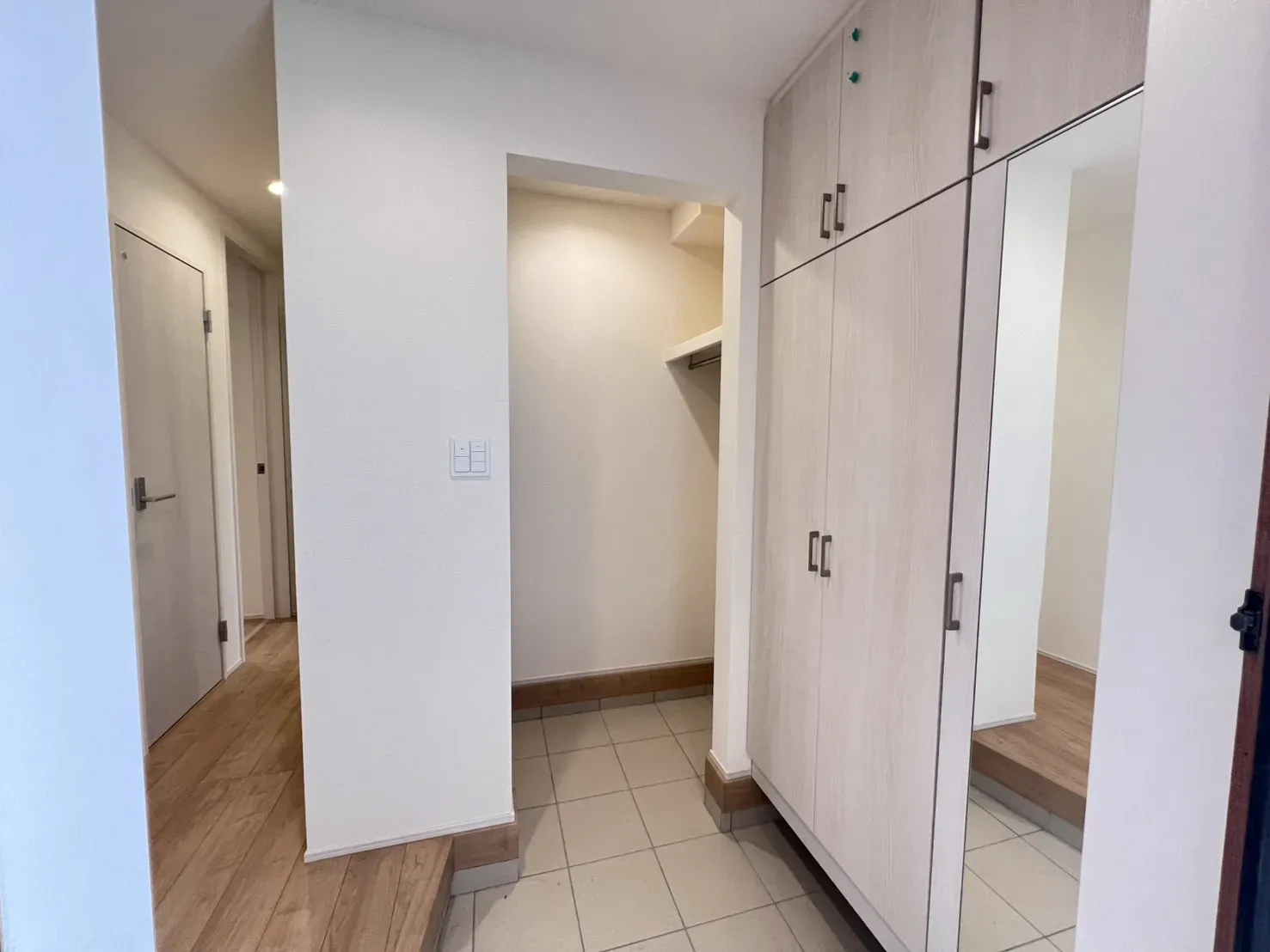 【玄関土間収納】