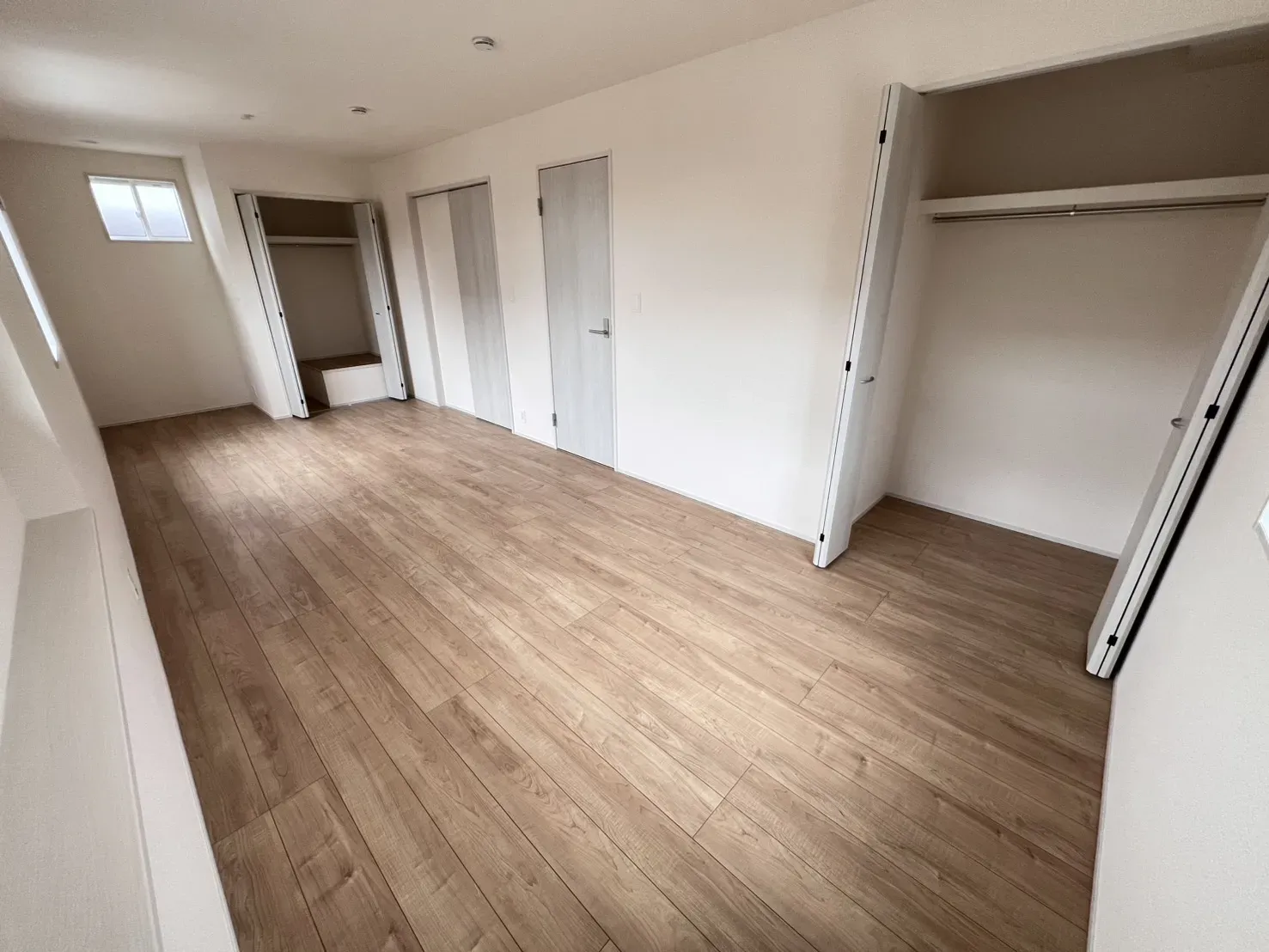 【6.0帖×5.25帖寝室】