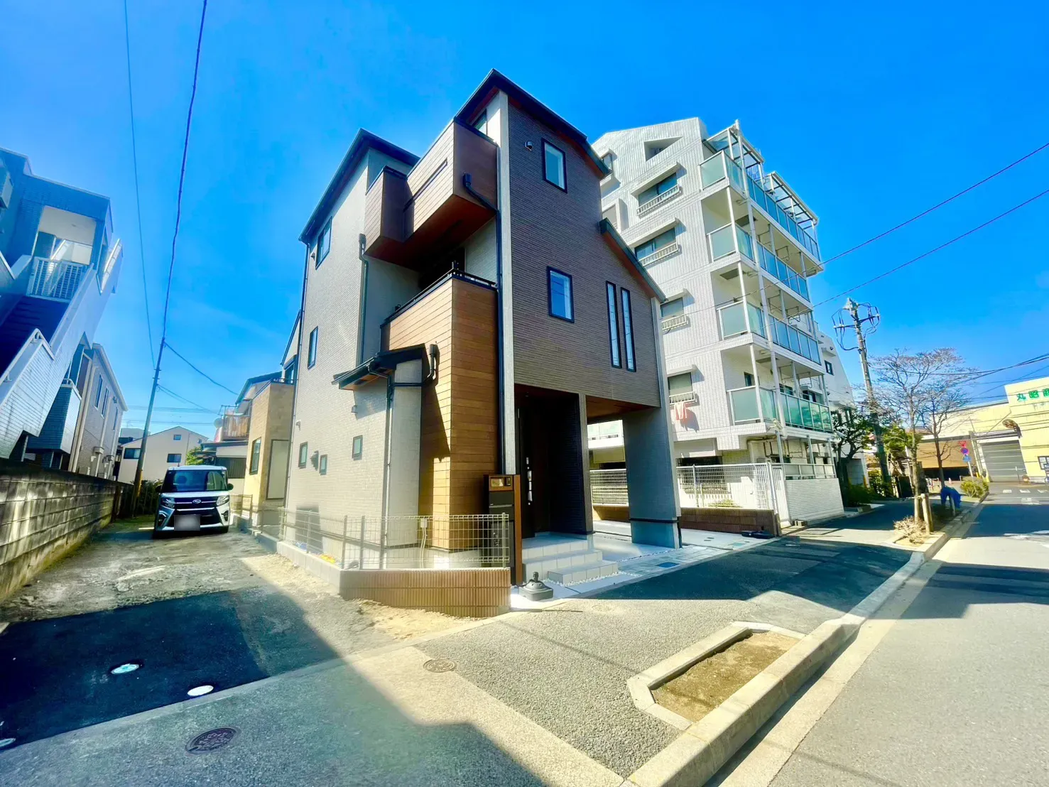 1号棟「街並みに映えるモダン邸宅」