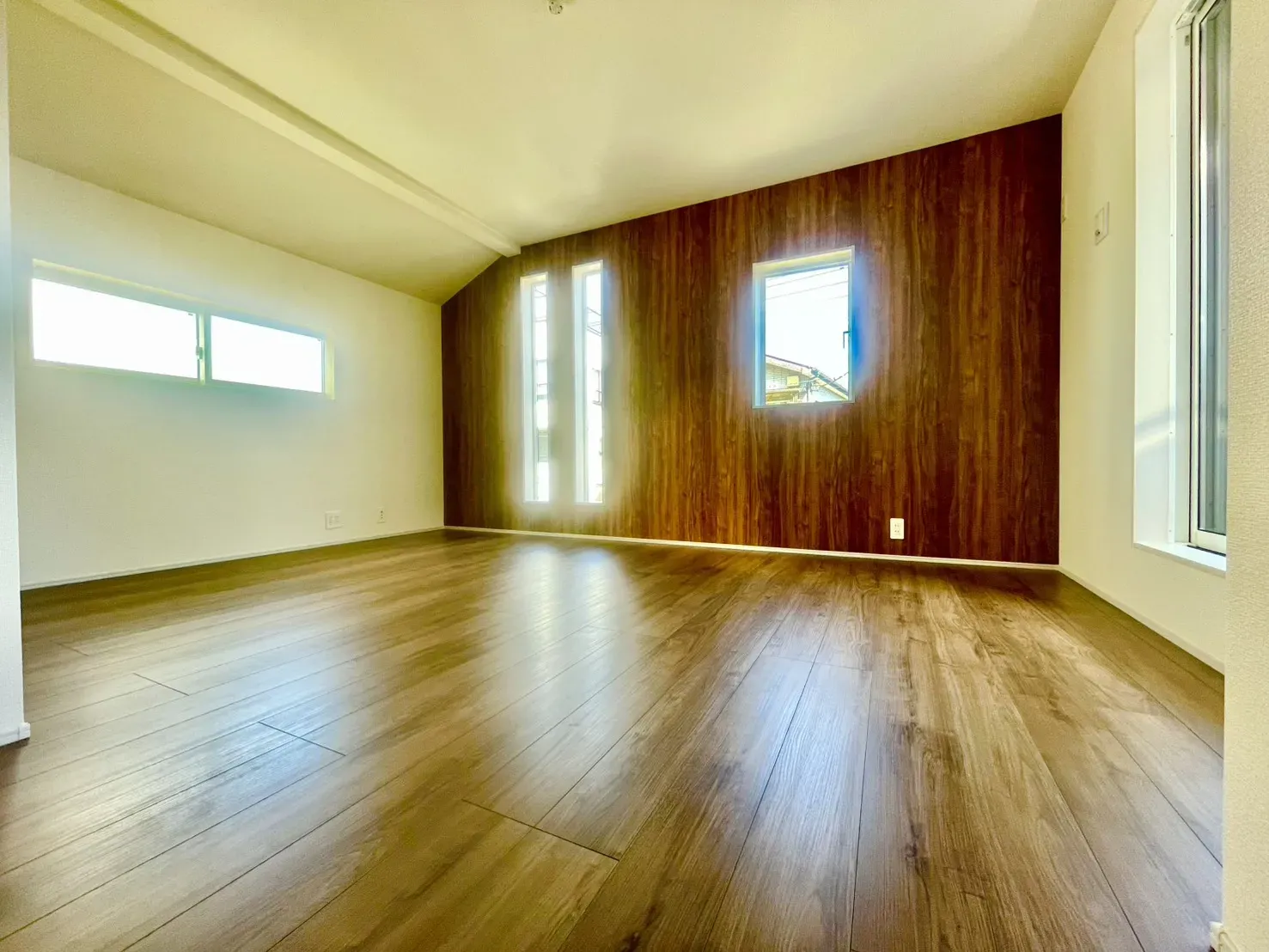 1号棟「アクセントクロスが映える空間」