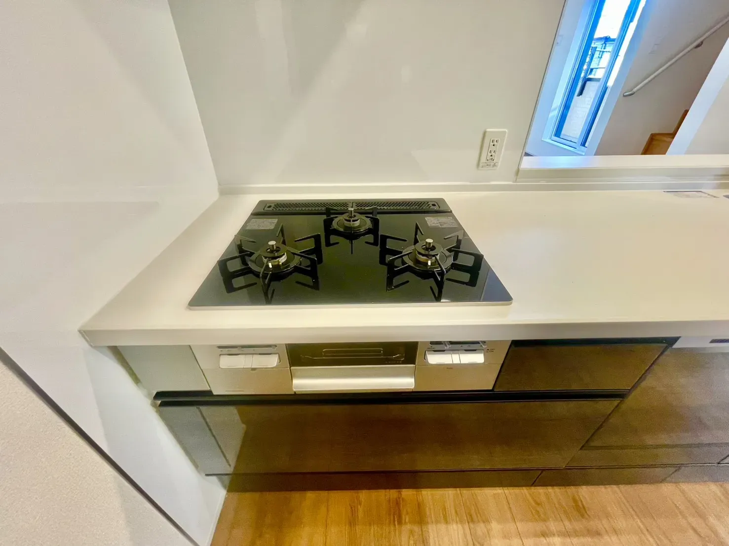 1号棟「お料理がはかどる三口コンロ」