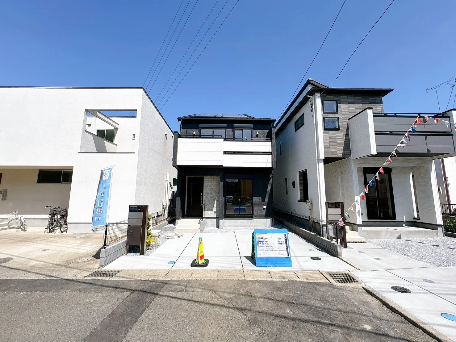 【外観写真】食器洗浄乾燥機や浴室換気乾燥機など、暮らしをサポートする機能的な設備を多数搭載◎南向きの陽当たり良好地♪生活利便性と明るく心地よい住宅環境実現!