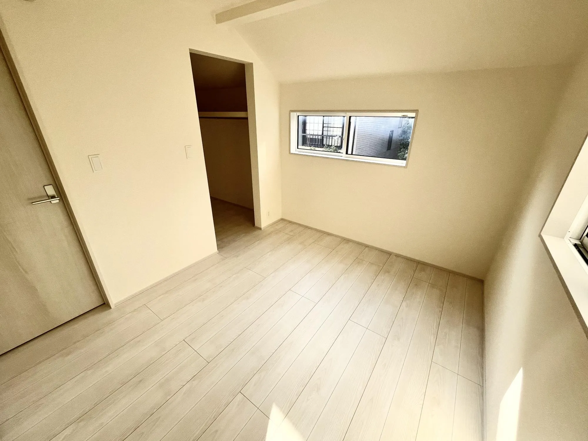 嬉しいウォークインクローゼット付洋室【①号棟】