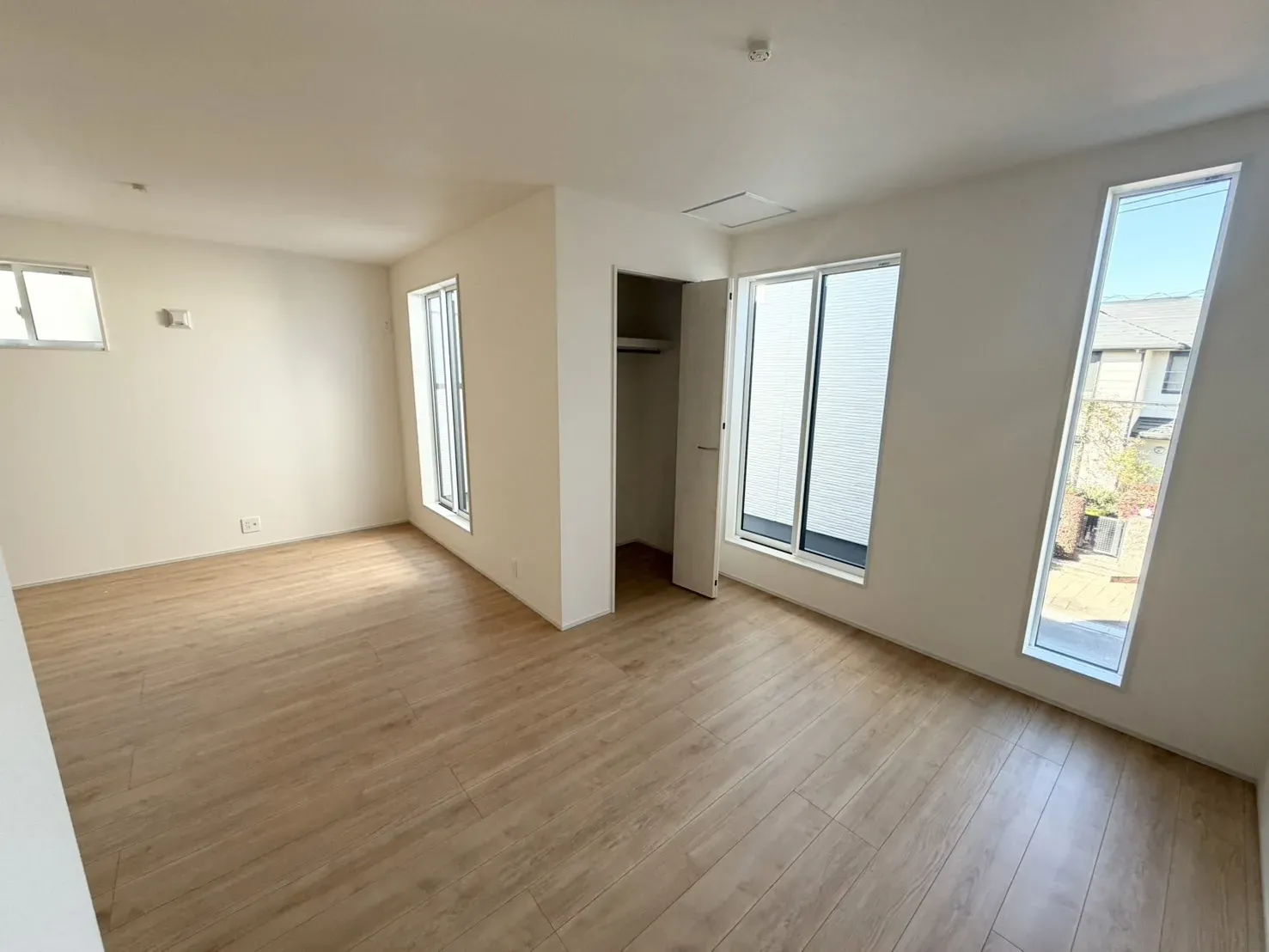 【4号棟　洋室】