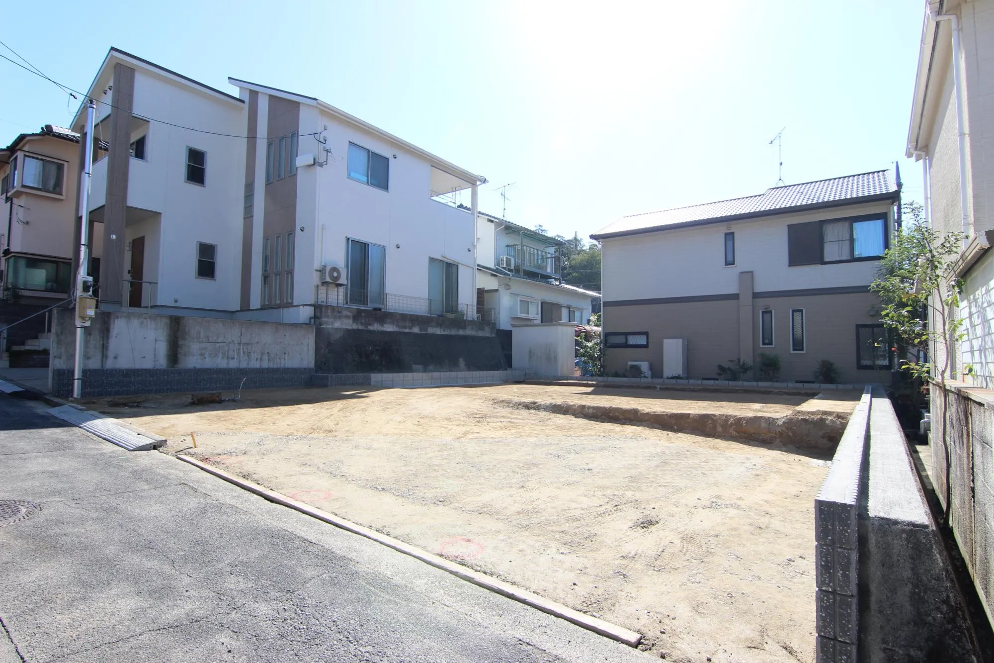 前面道路から見た宅地