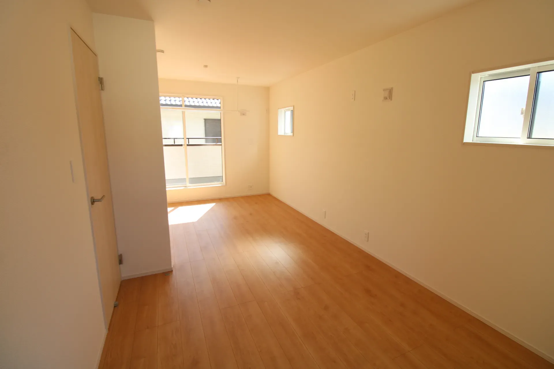 洋室(5.25帖+5.0帖)