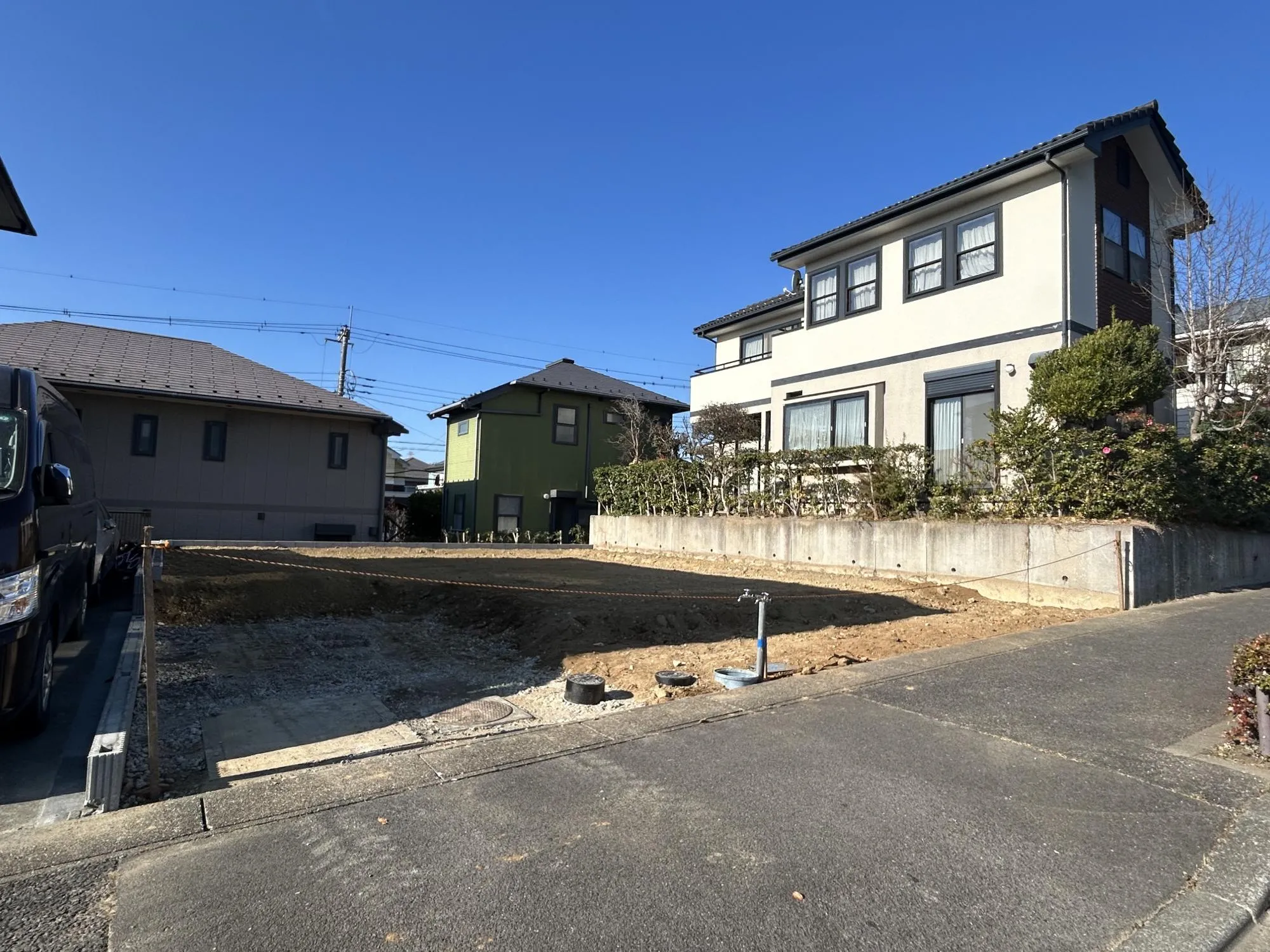 小田急電鉄多摩線 黒川駅まで徒歩20分
小田急電鉄小田原線 鶴川駅までバス9分　真光寺会館入口バス停まで徒歩1分