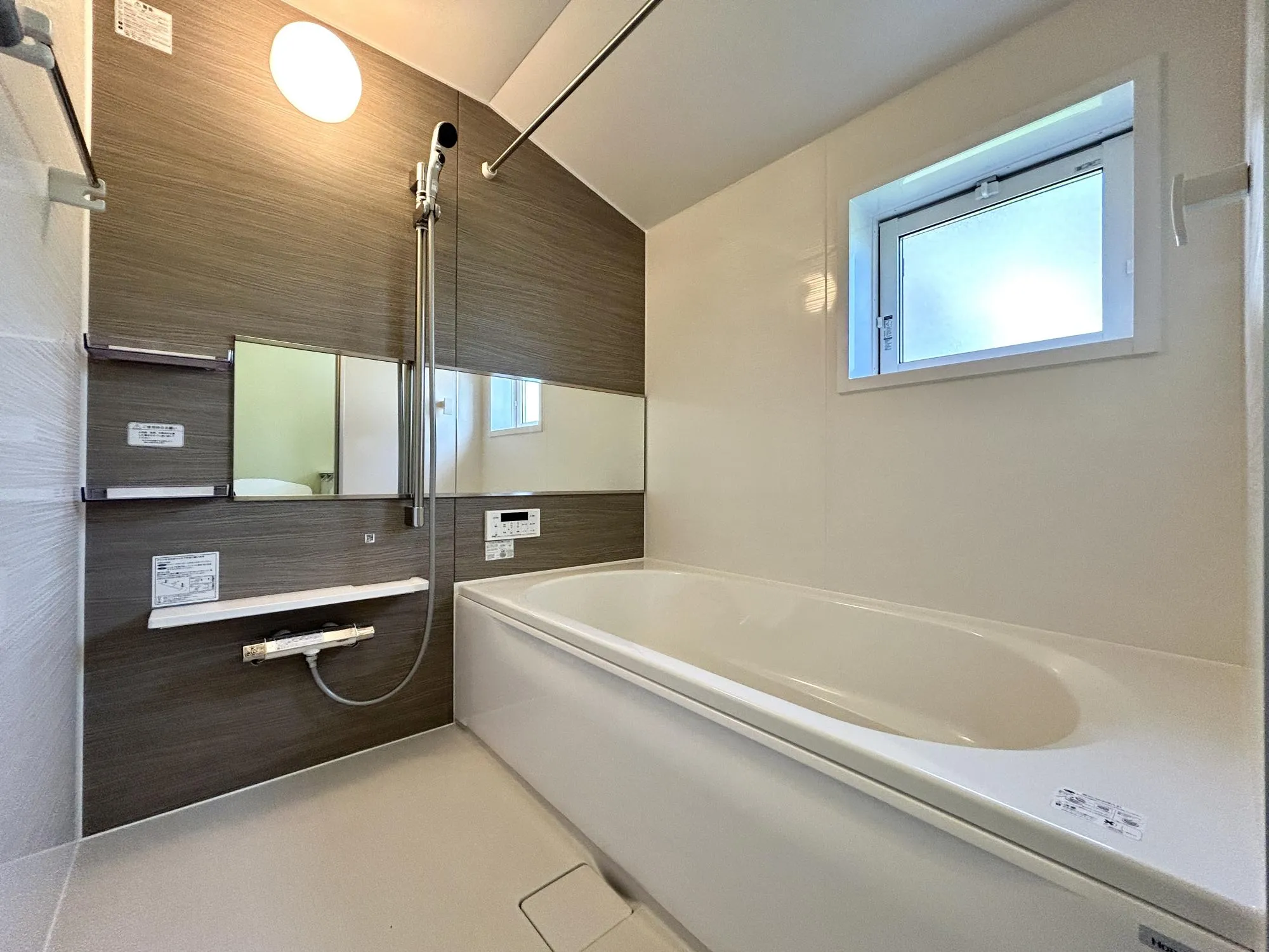 【浴室(2号棟)/※同仕様参考】