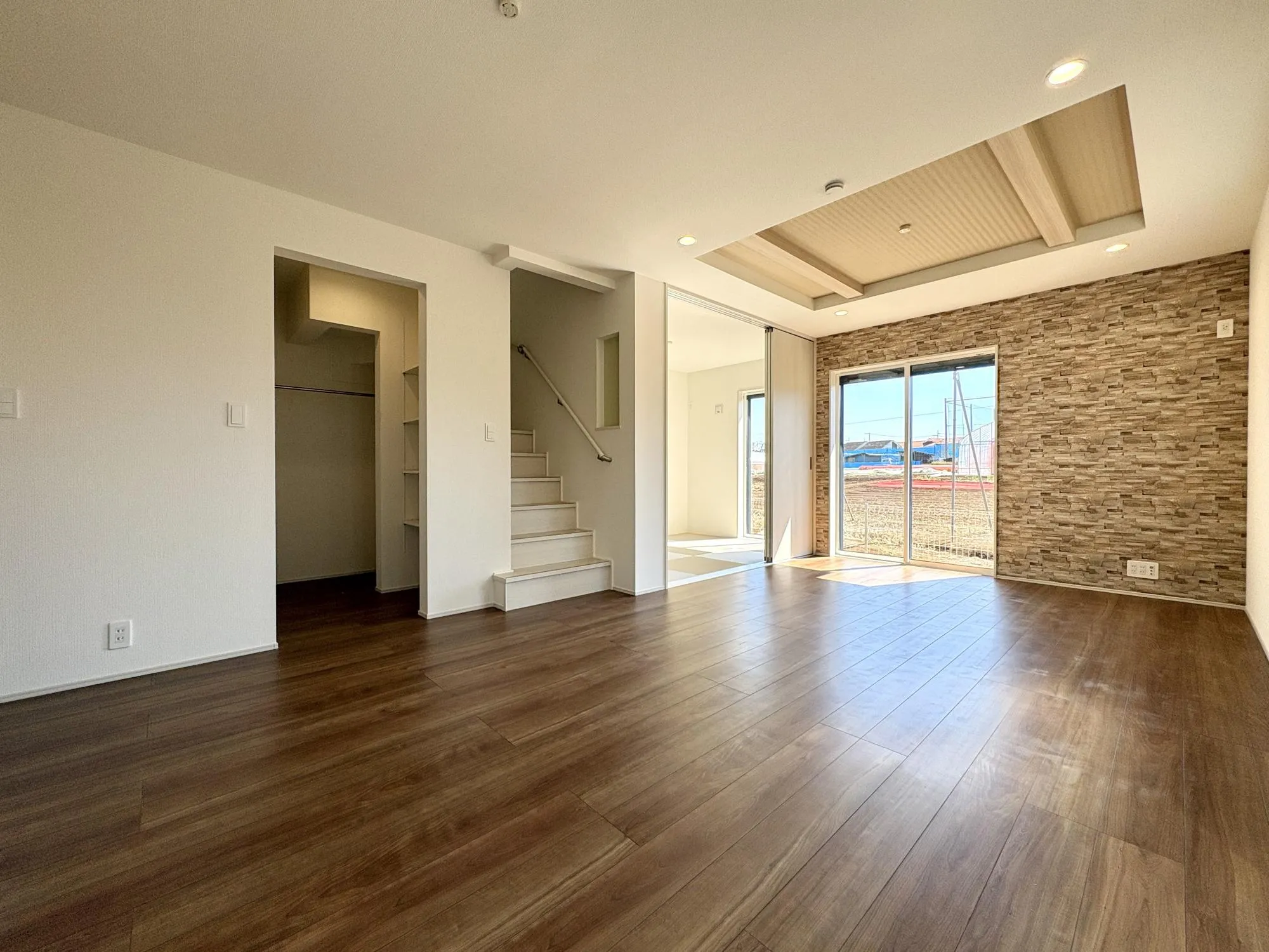 【2号棟/LDK(18.62帖)】