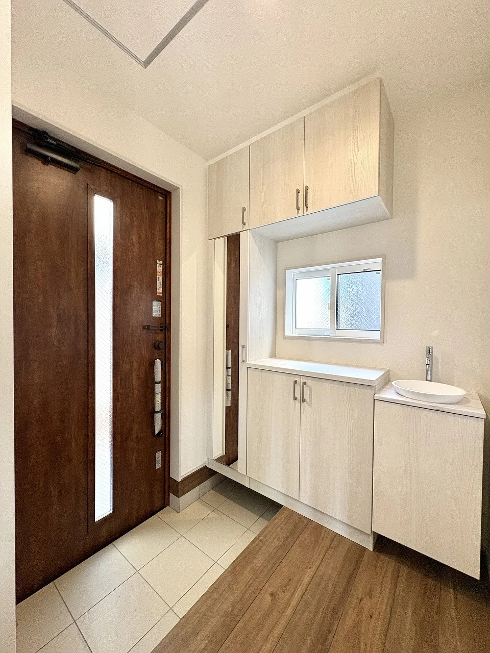 【2号棟/玄関】