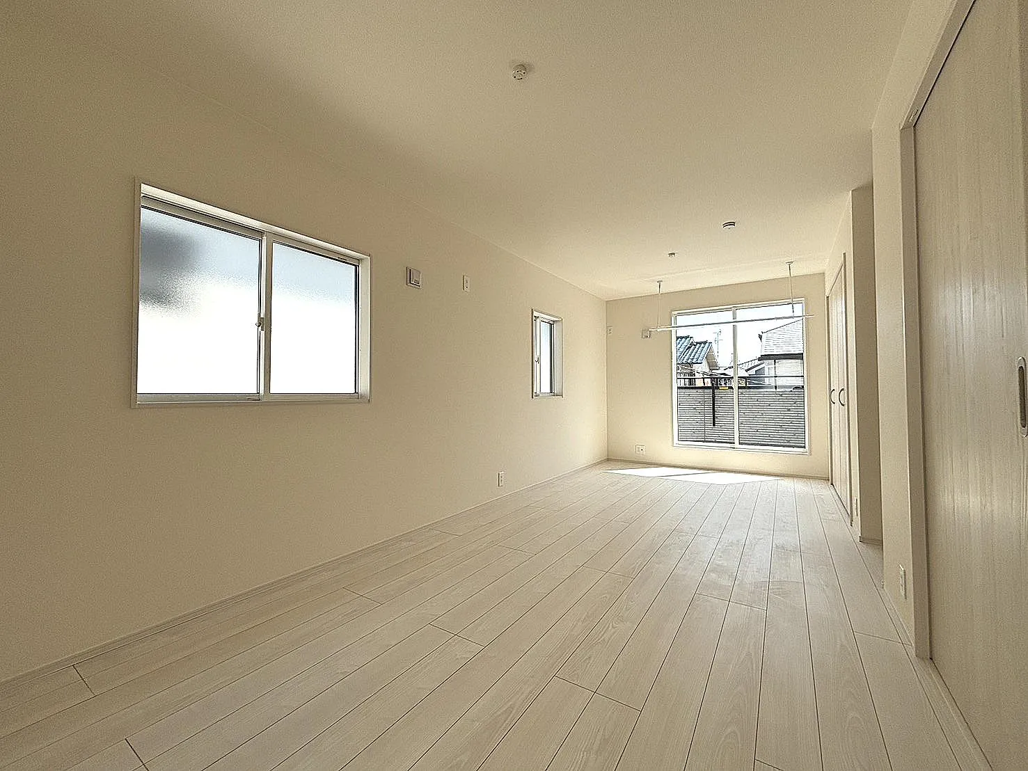 【1号棟】洋室10.5帖(壁設置で2部屋に分割可)