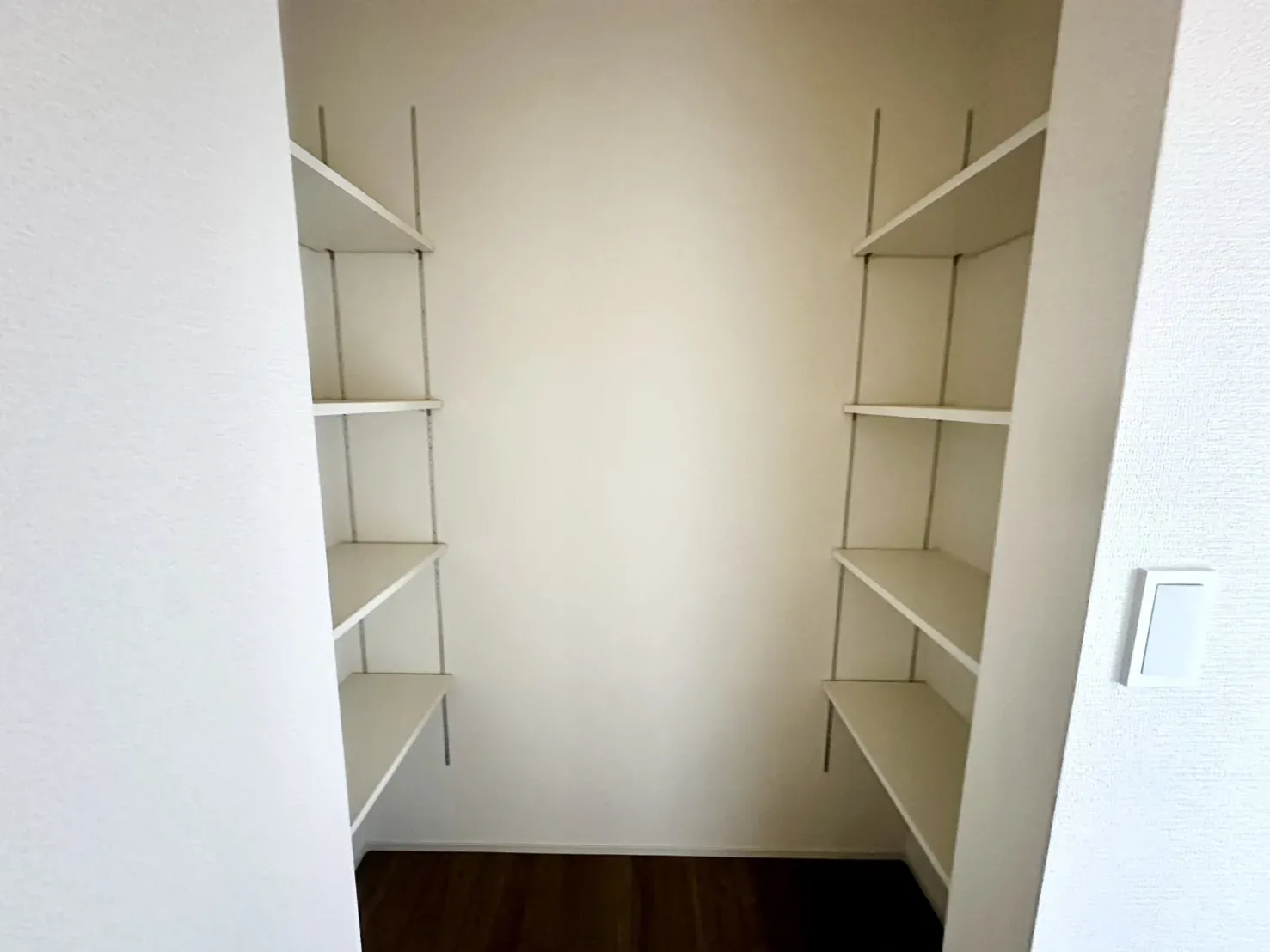 1号棟:パントリー収納