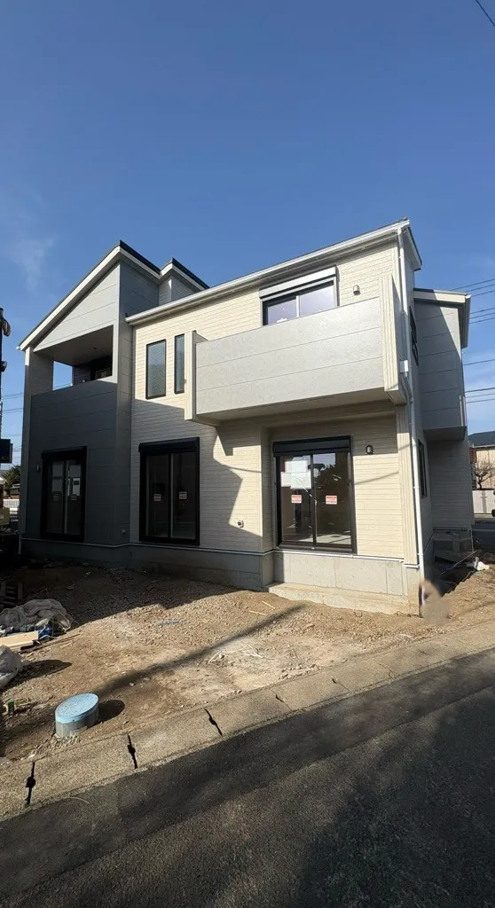 2号棟:リビング吹抜を採用!明るく開放感のあるリビングを演出しております!