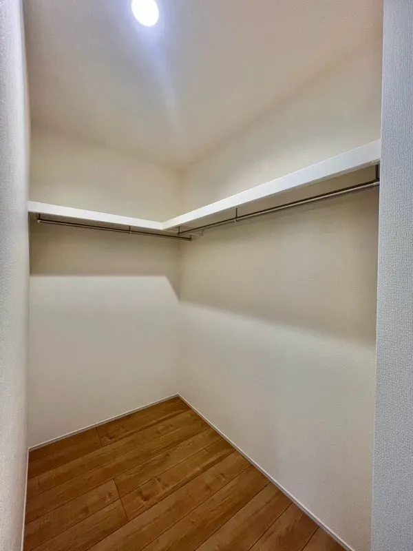 <2号棟>
ウォークインクローゼット