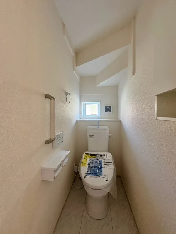 1階トイレ　壁面収納付です!