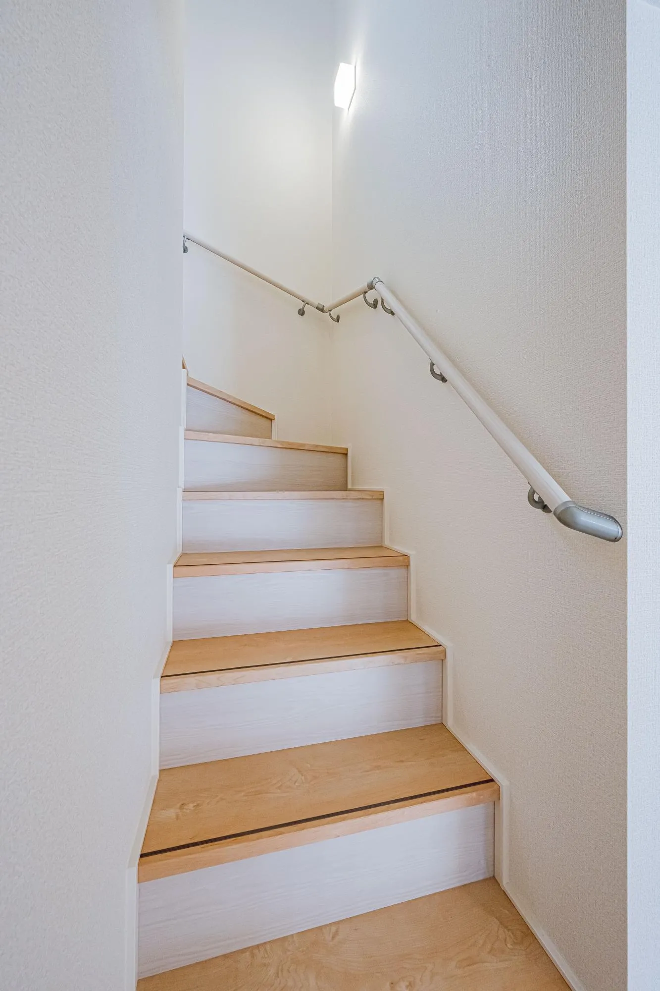 陽が入る階段です