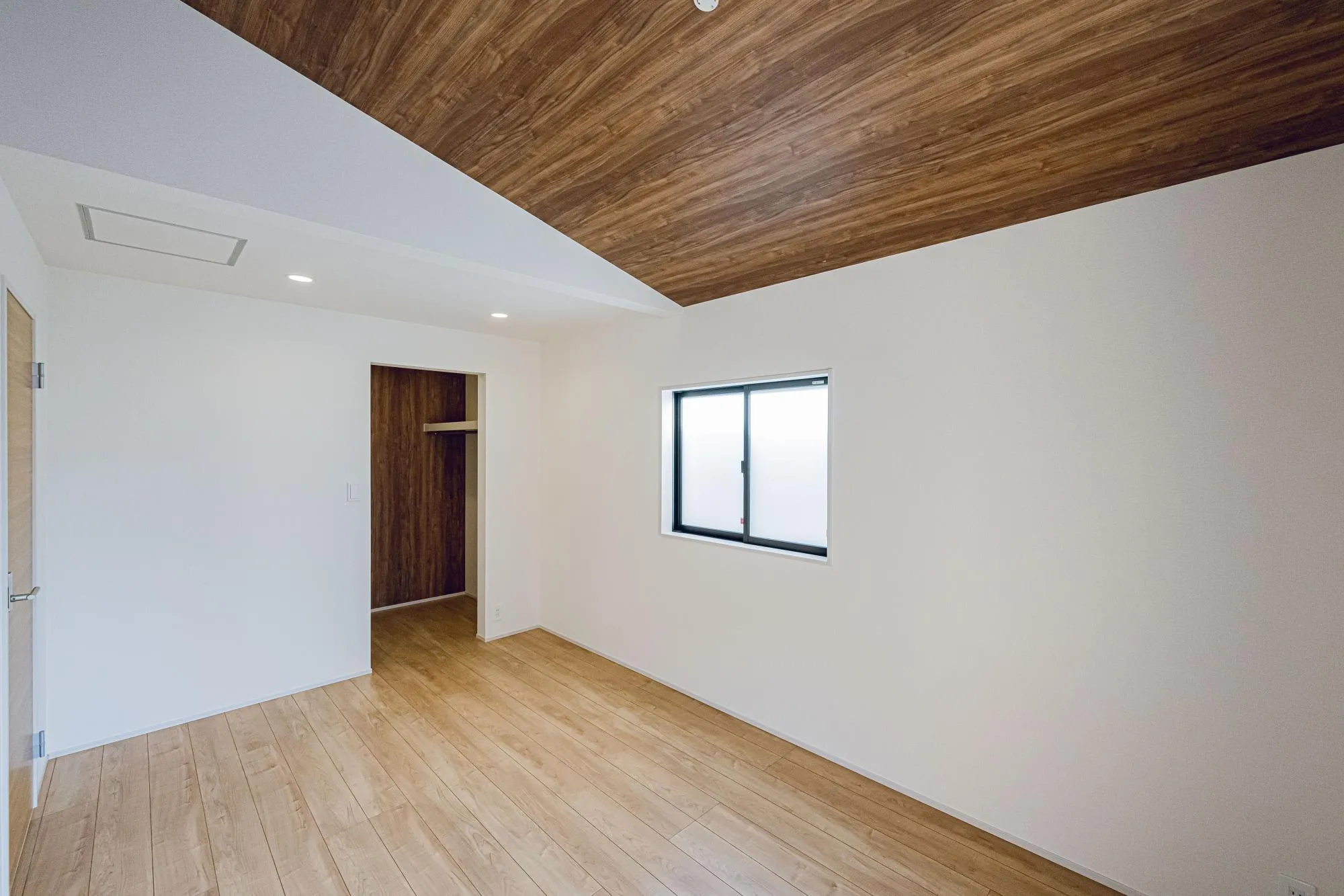 1号棟:7.12　勾配天井