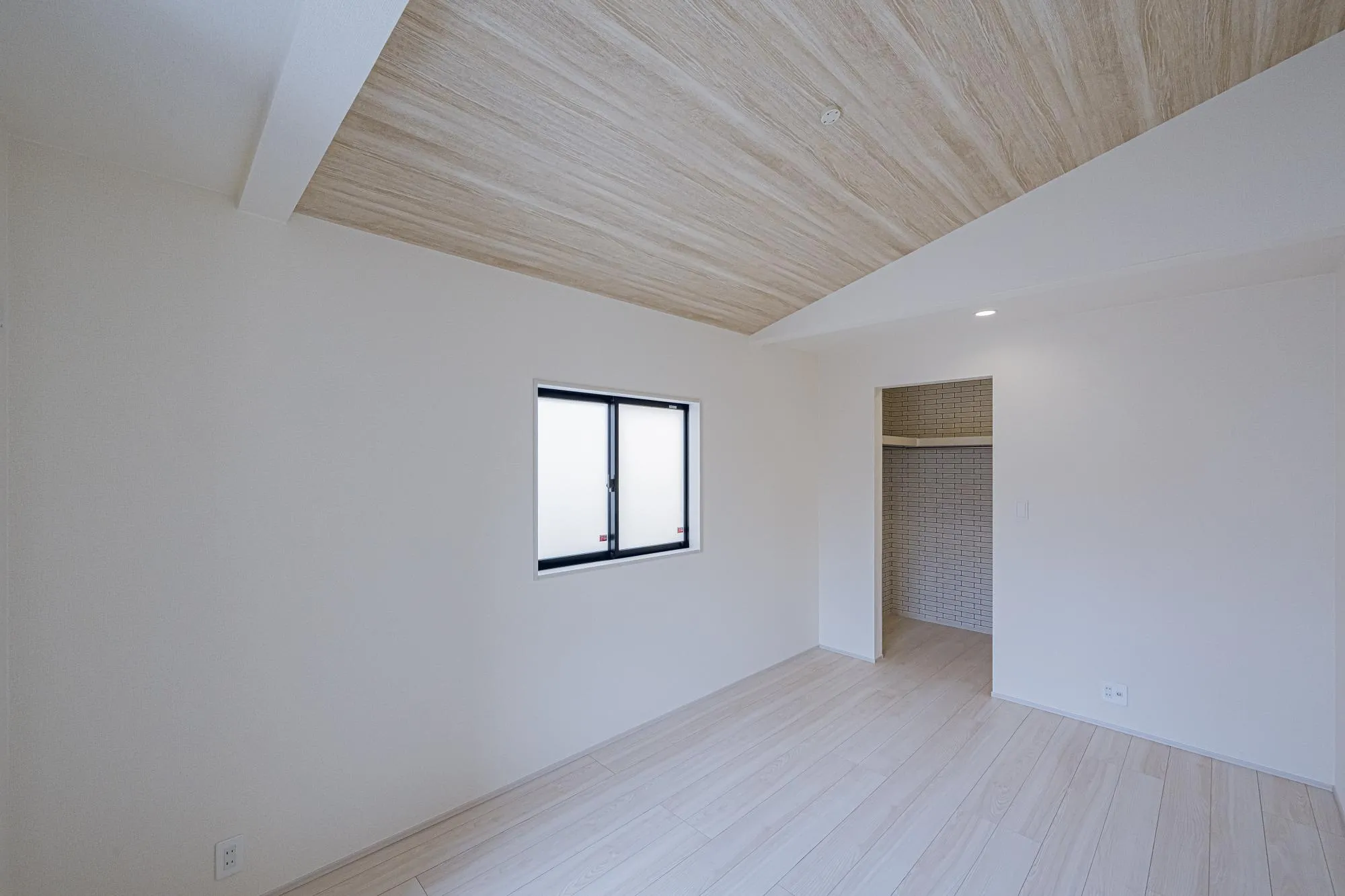 2号棟:7.0帖　勾配天井