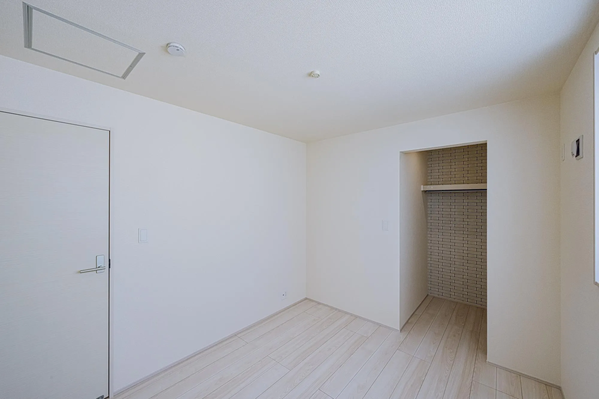 2号棟:洋室5.25帖　ウォークインクローゼット