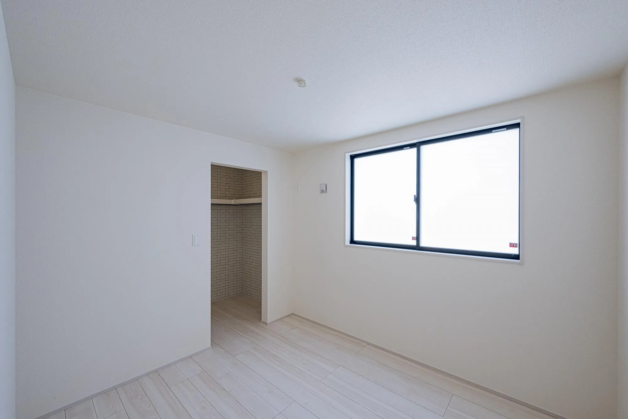 2号棟:洋室5.25帖　ウォークインクローゼット