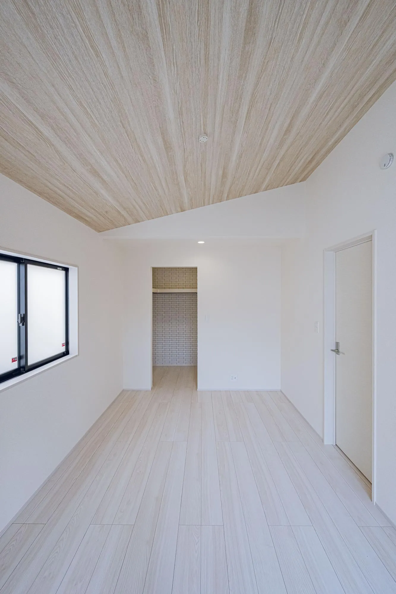 2号棟:7.0帖　勾配天井