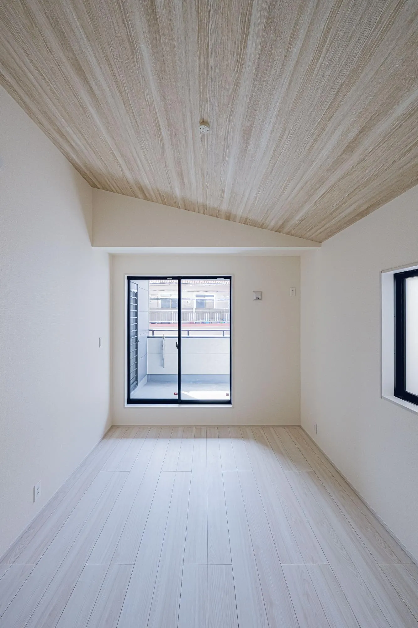 2号棟:7.0帖　勾配天井