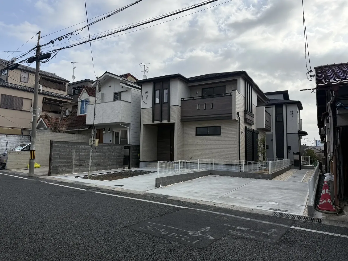 【手前①号棟奥②号棟外観写真】
2026.2.23撮影