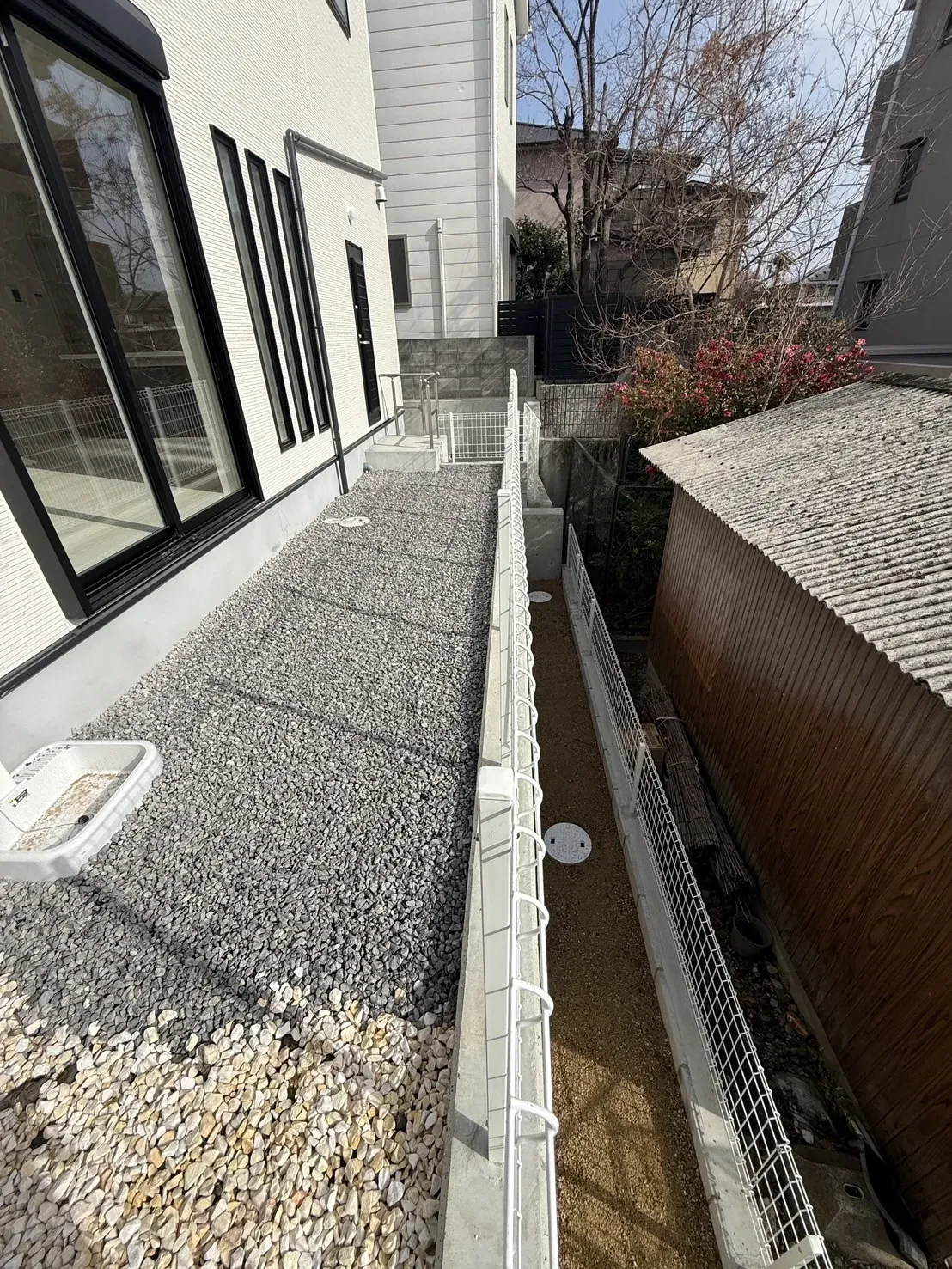 【②号棟立水栓】
ガーデニングや泥で汚れてしまった時等に便利な立水栓が設置されています!