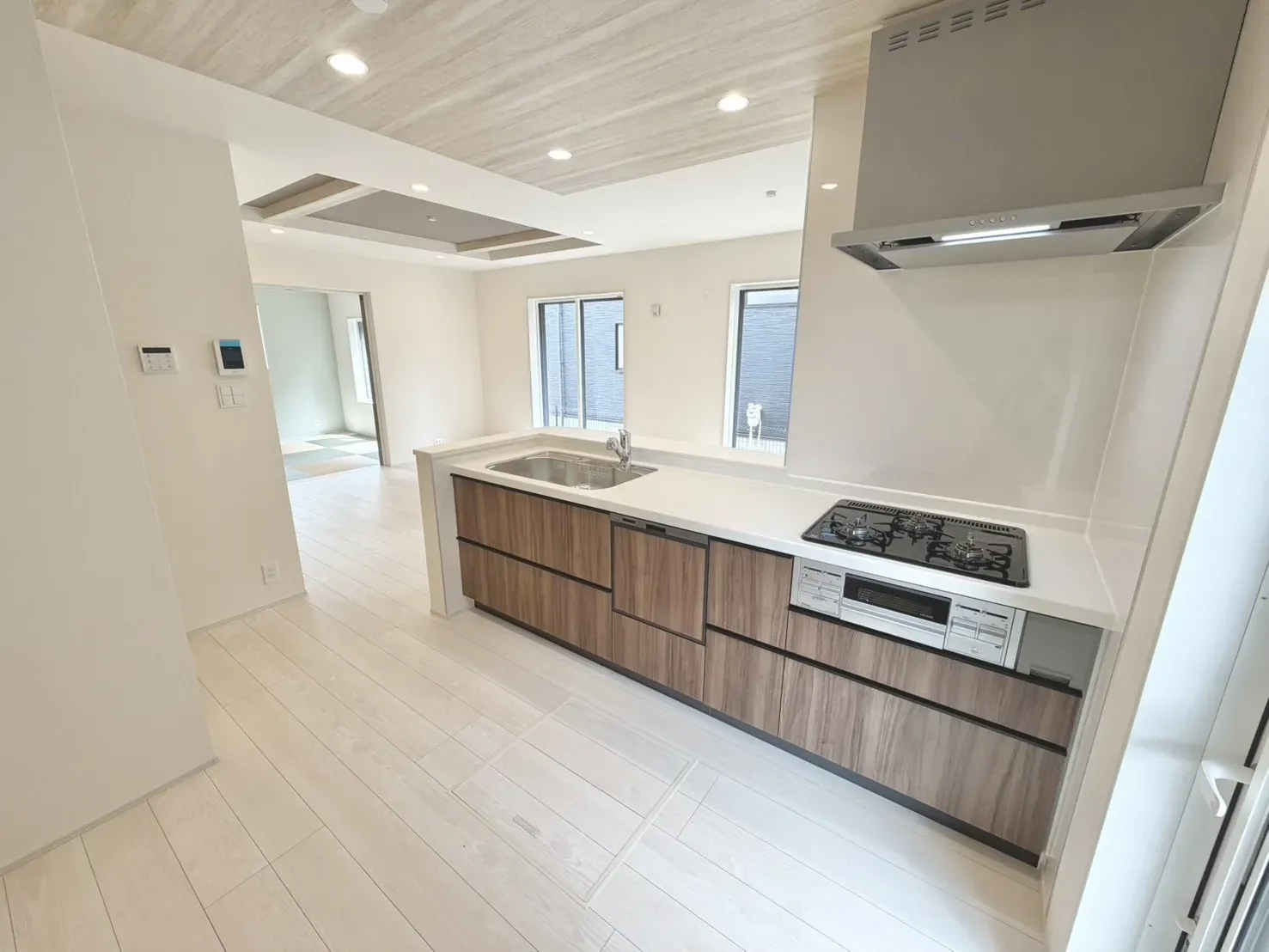 【2号棟　キッチン】