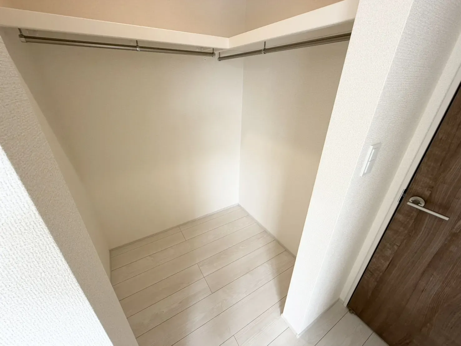 【2号棟　ウォークインクローゼット】