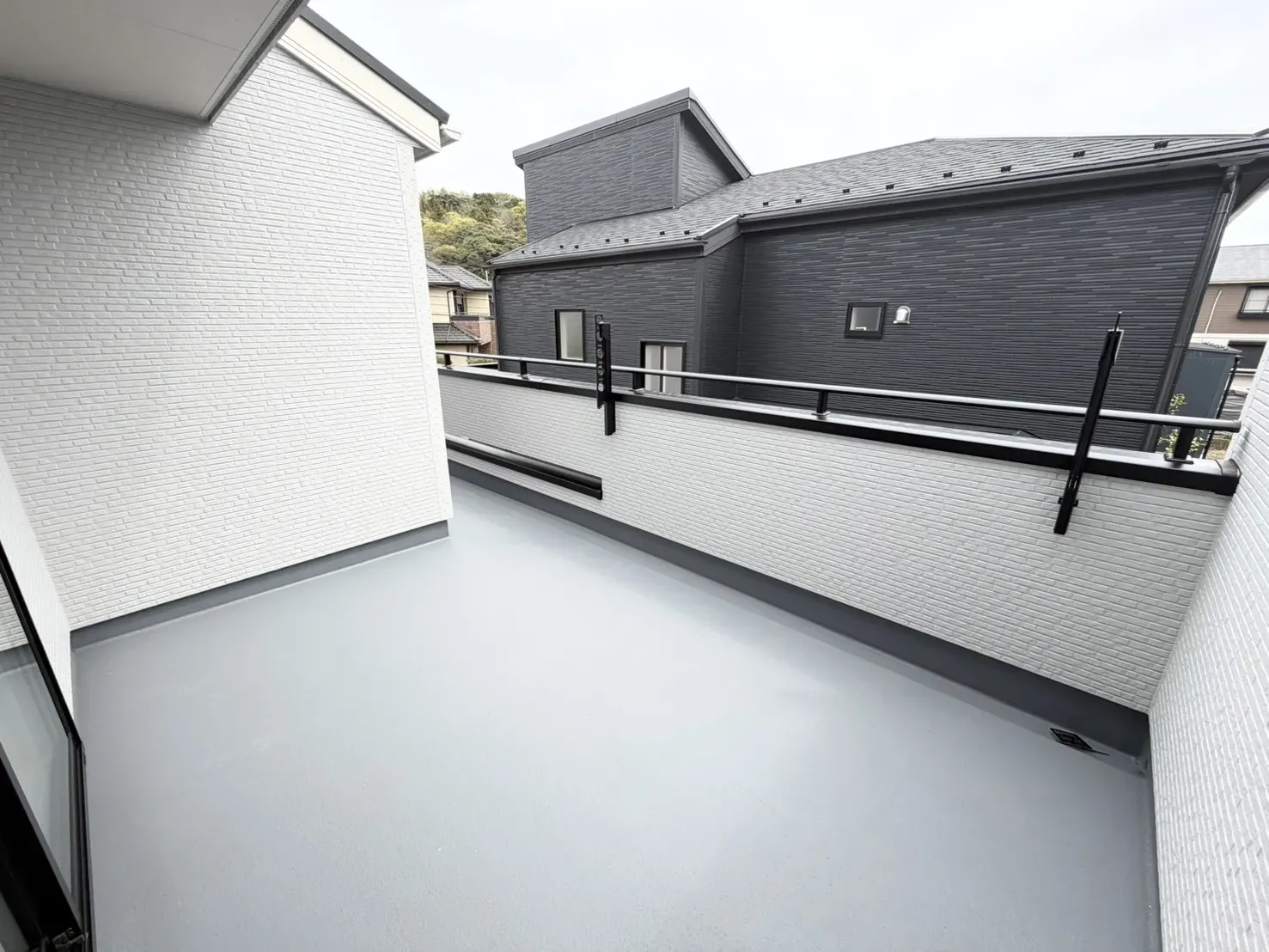 【2号棟　バルコニー】