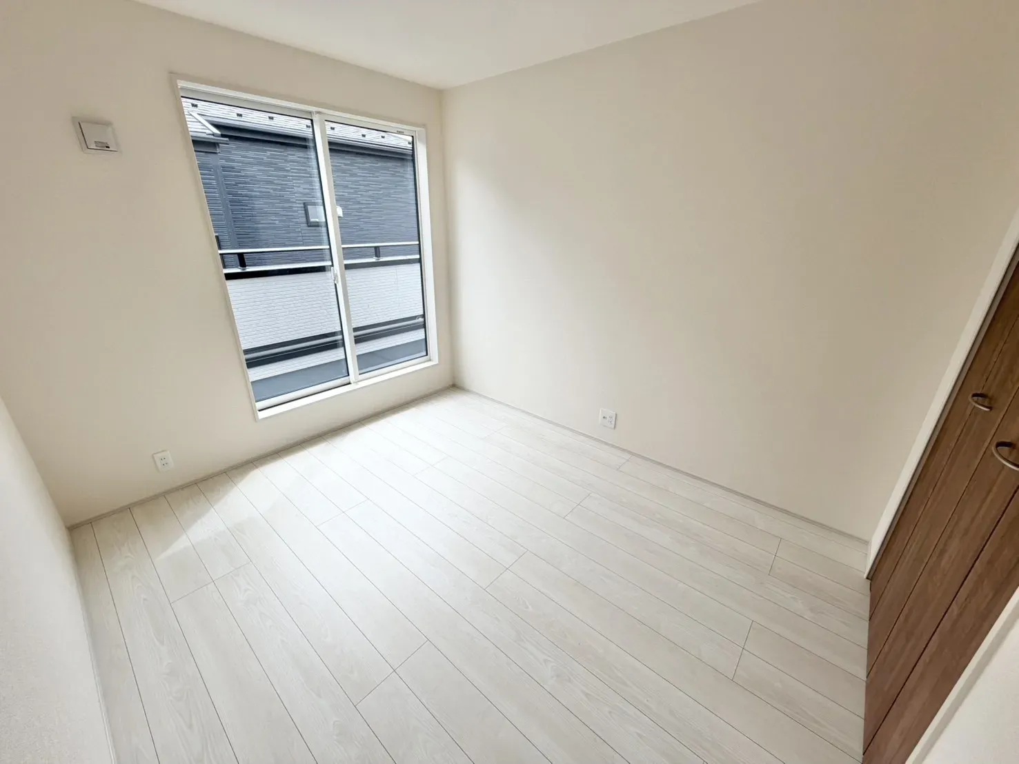 【2号棟　洋室5.25帖】