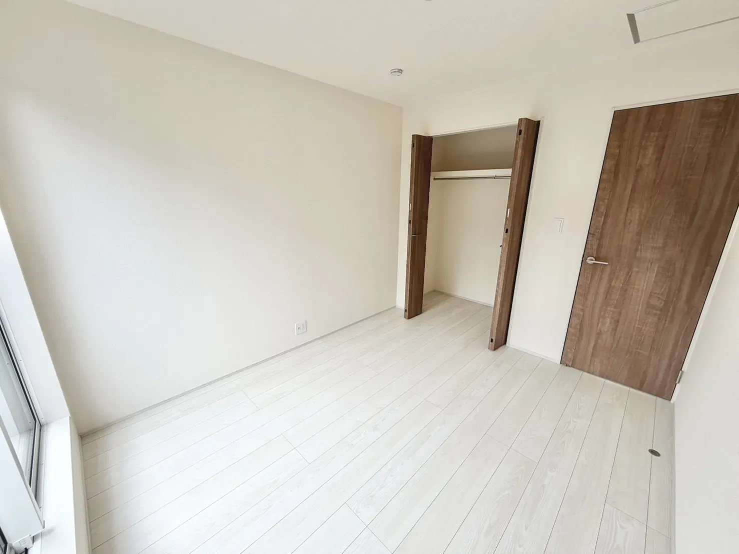 【2号棟　洋室5.25帖】