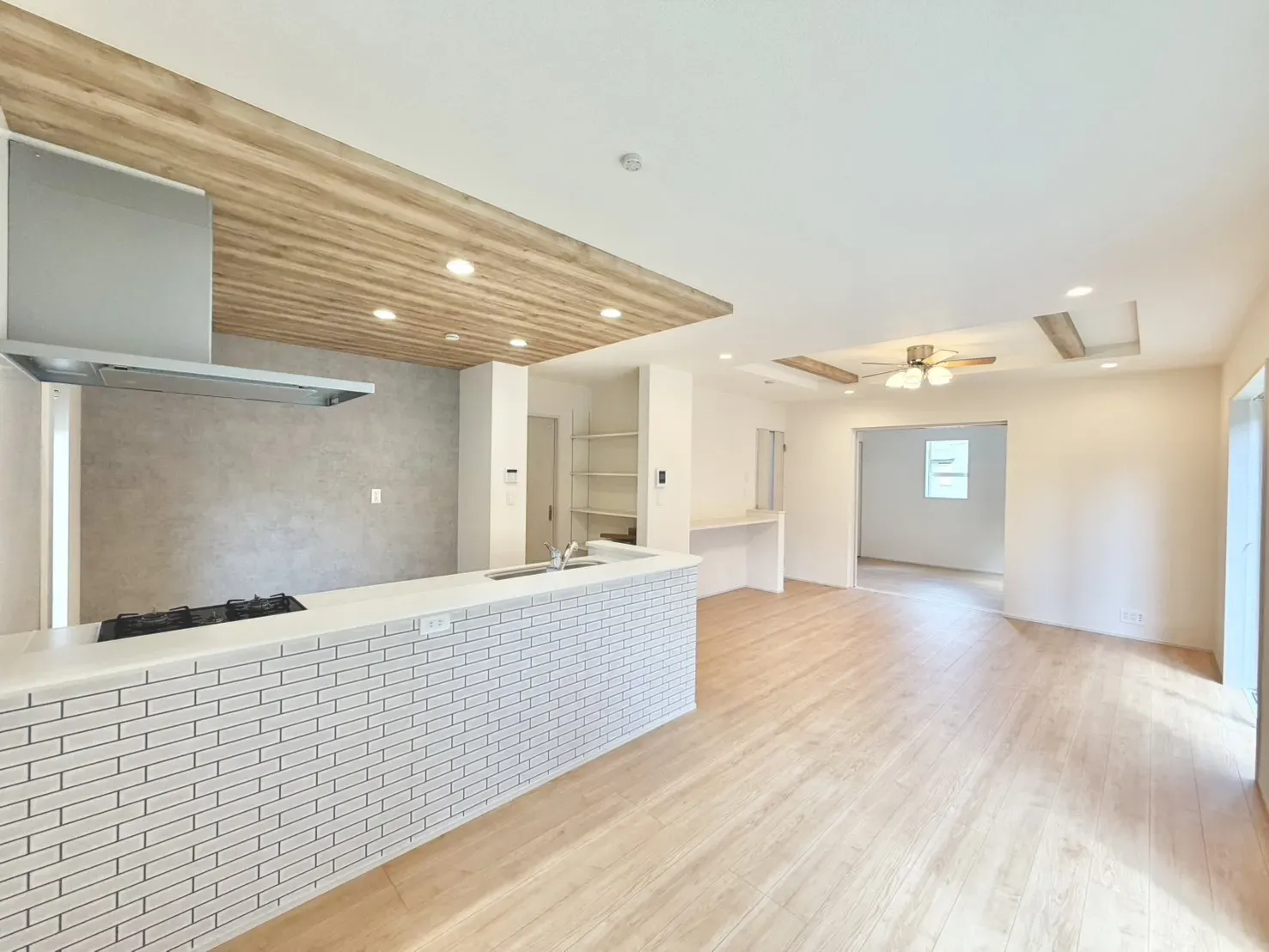 【3号棟　LDK(19.125帖)】