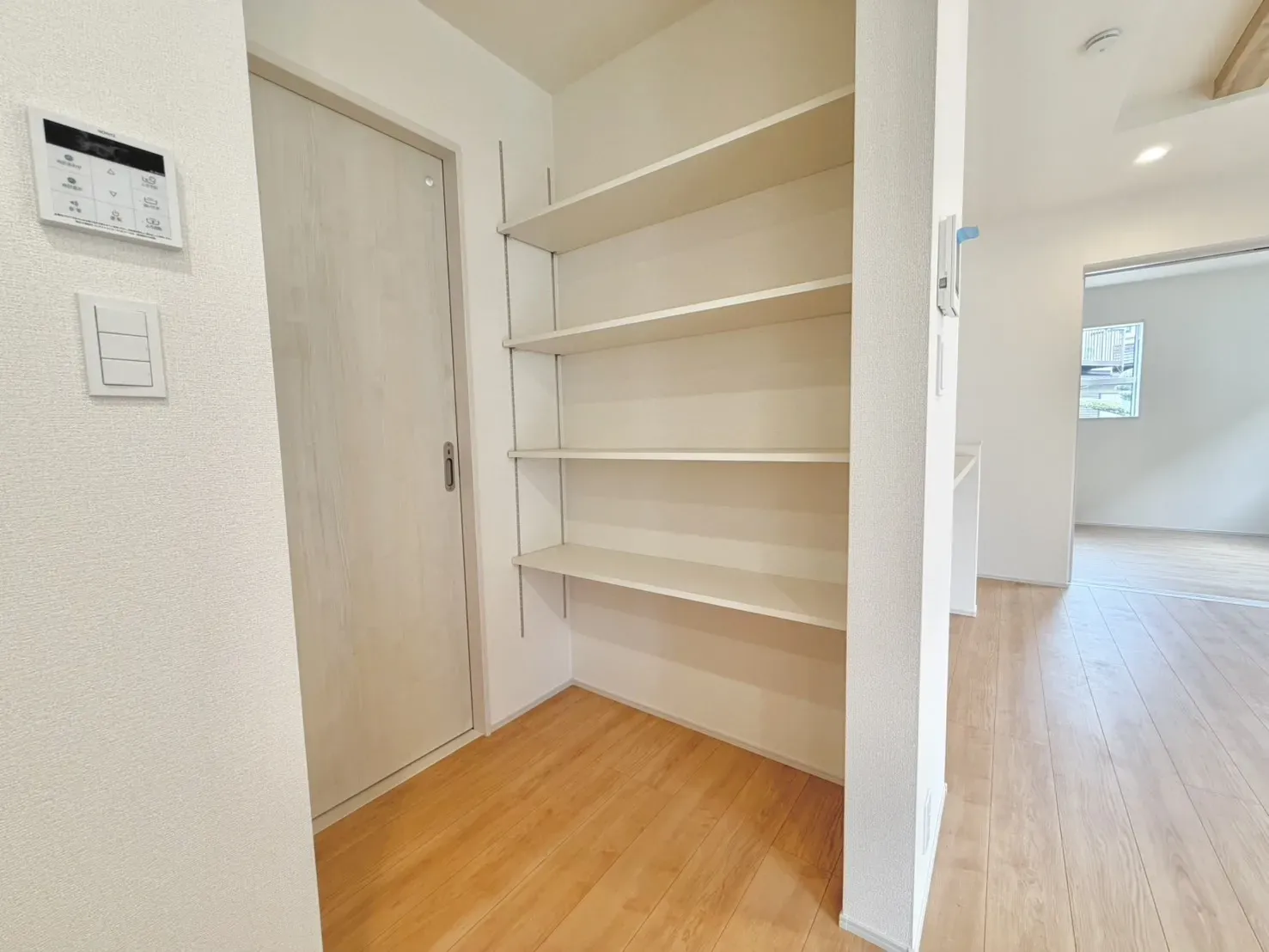 【3号棟　キッチン収納】