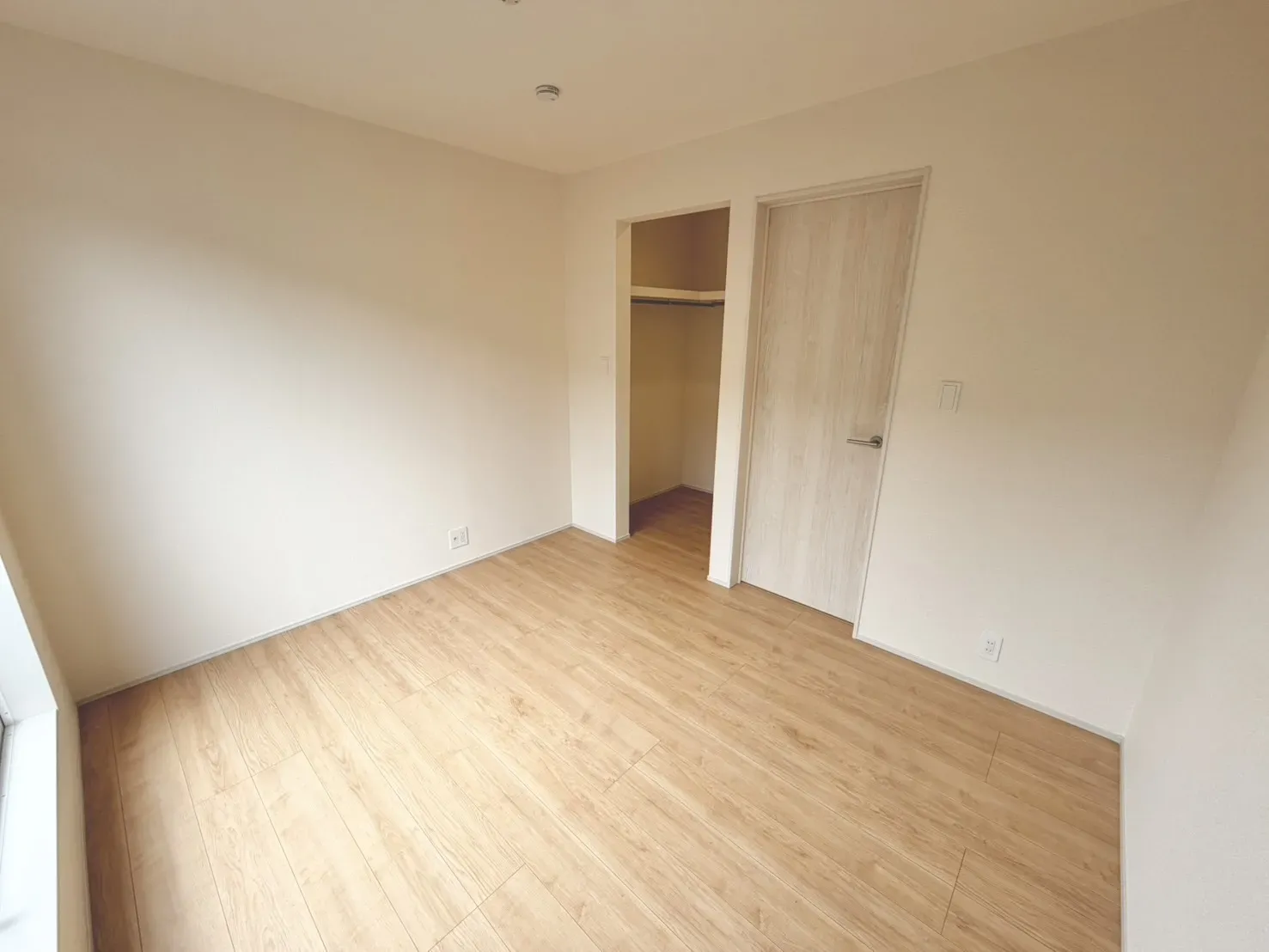 【3号棟　洋室(5.25帖)】