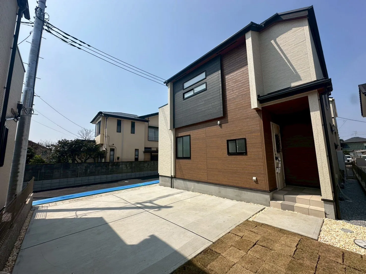 2号棟外観駐車スペース