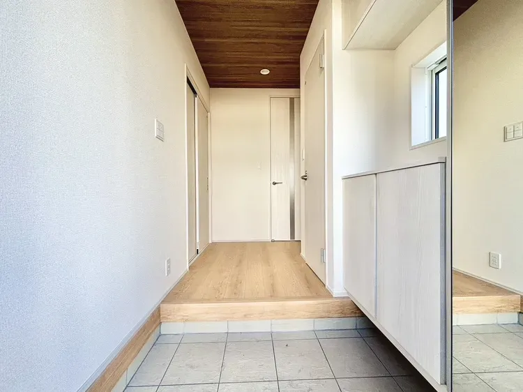 玄関収納は収納機能に優れ、靴が多くてもすっきりと収納することが可能です!