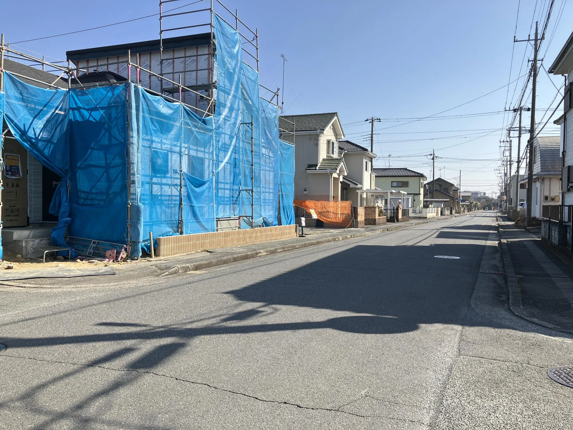 前面道路　9.0m公道(歩道含)