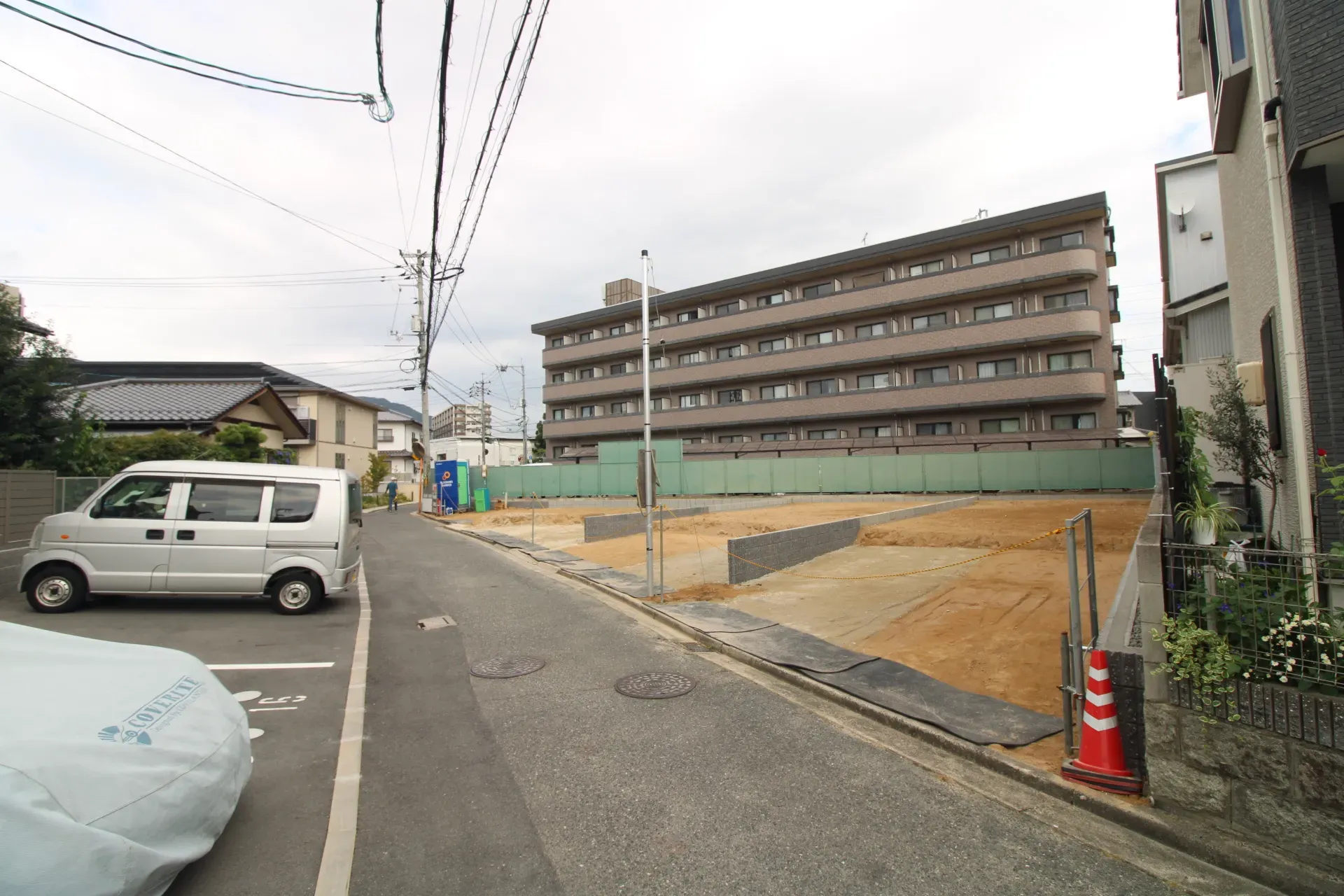 前面道路から見た宅地
