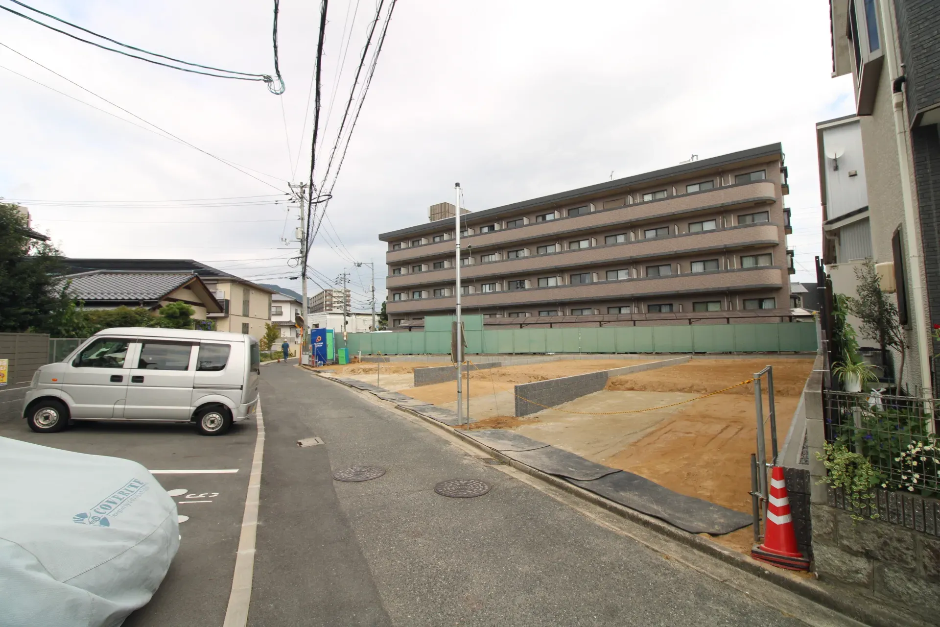 前面道路から見た宅地