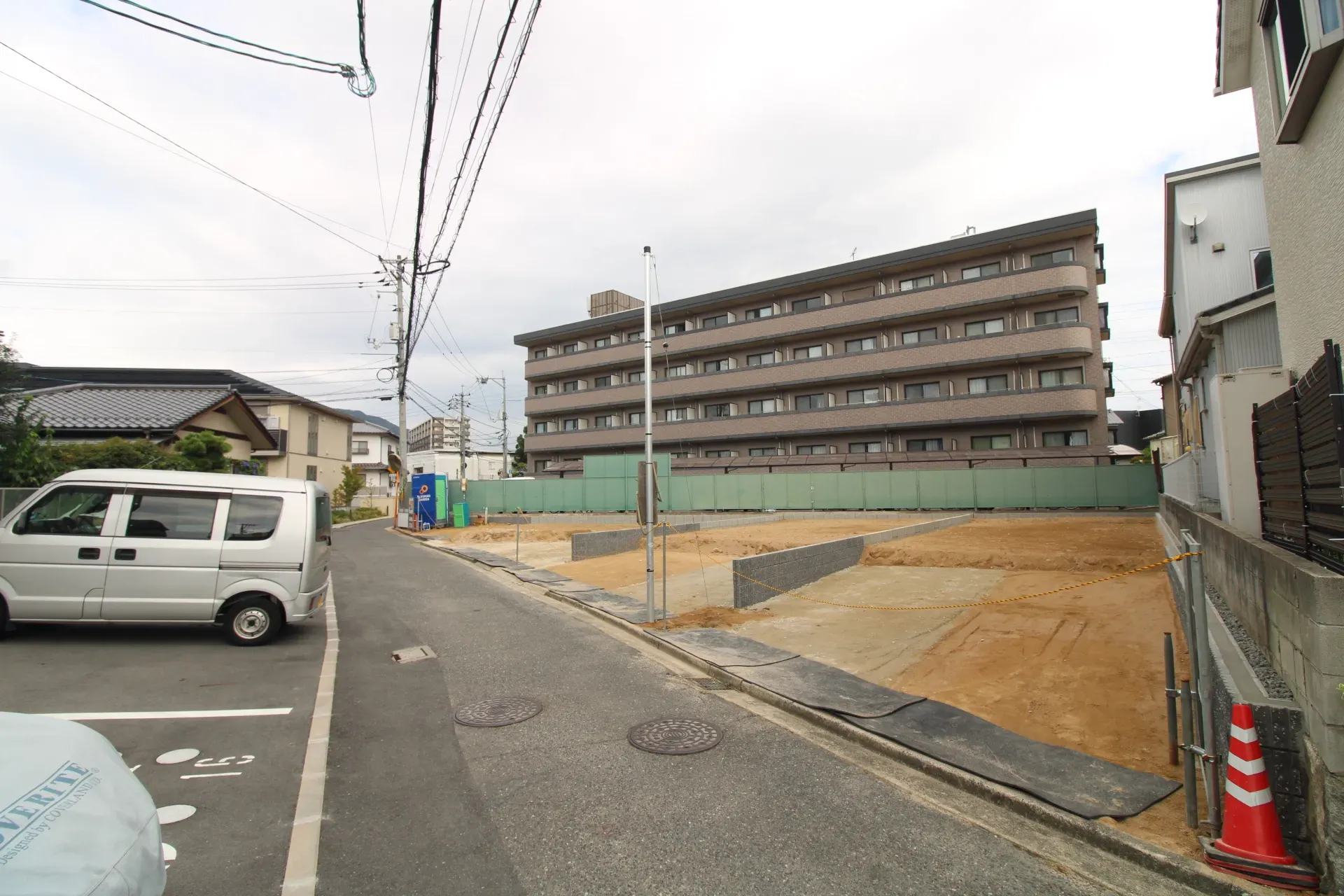 前面道路から見た宅地