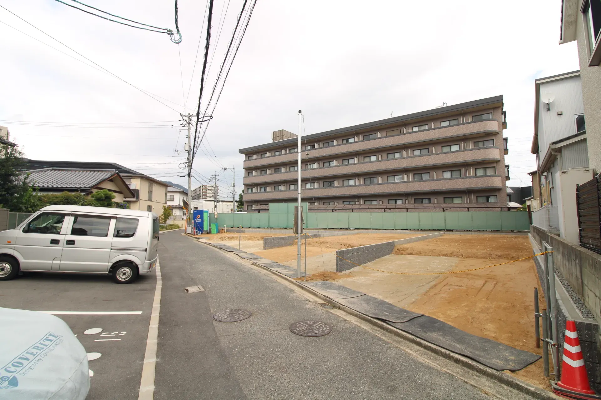前面道路から見た宅地