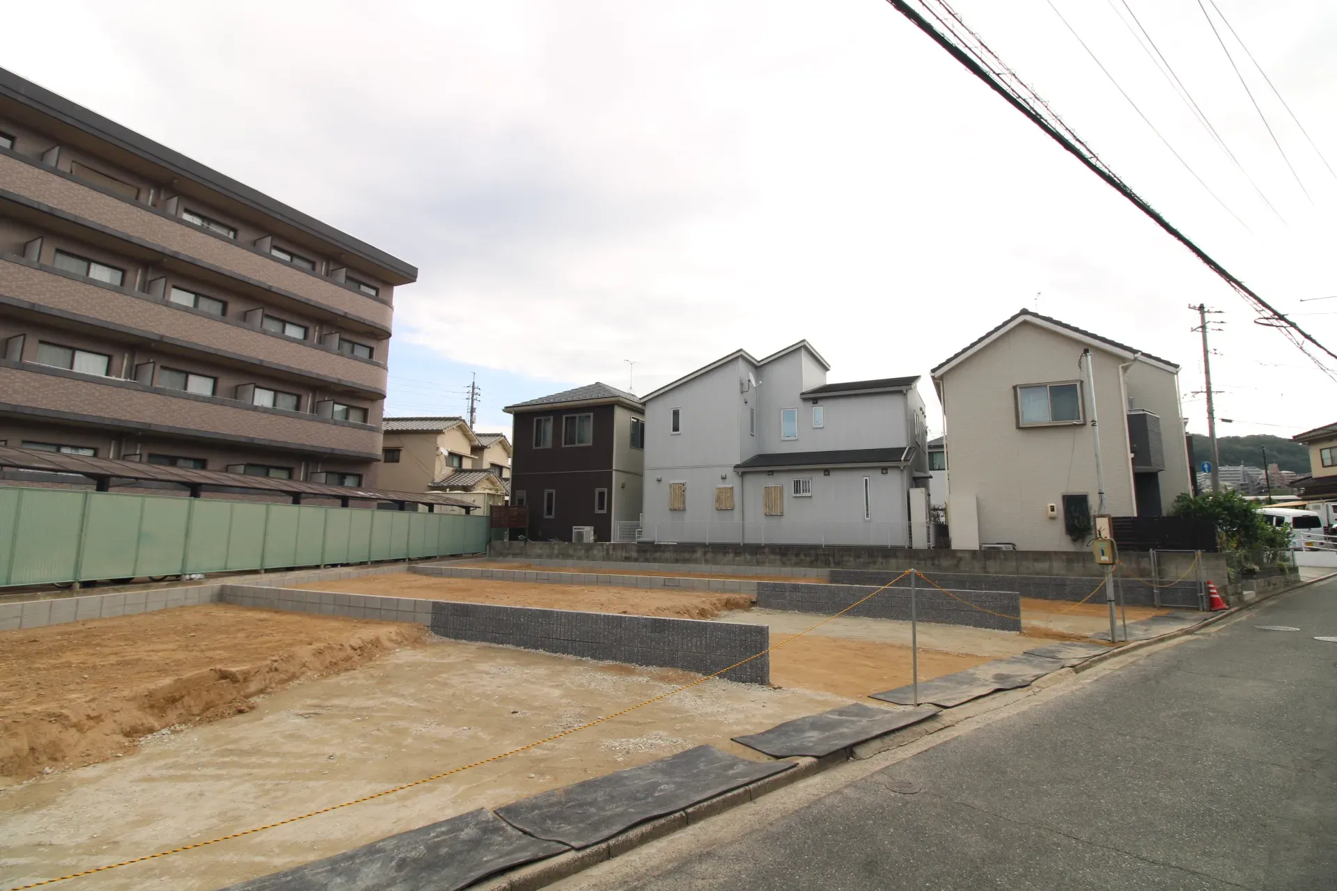 前面道路から見た宅地