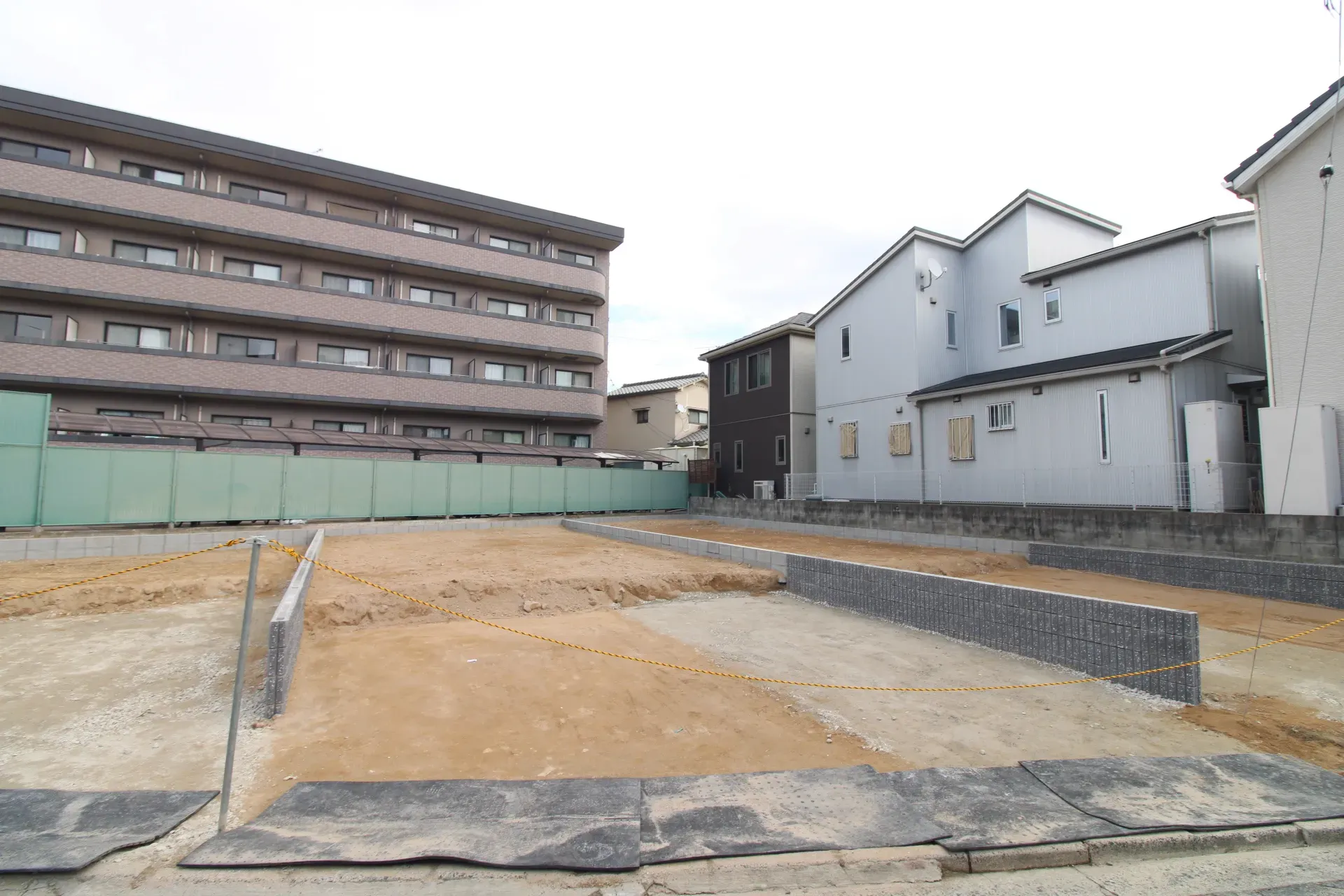 前面道路から見た宅地