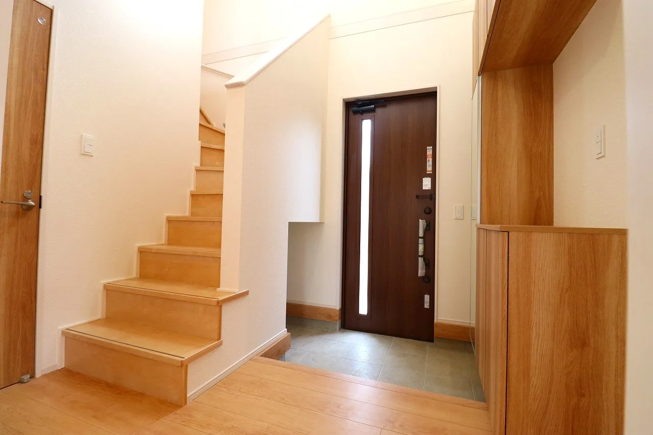 【玄関吹き抜け】