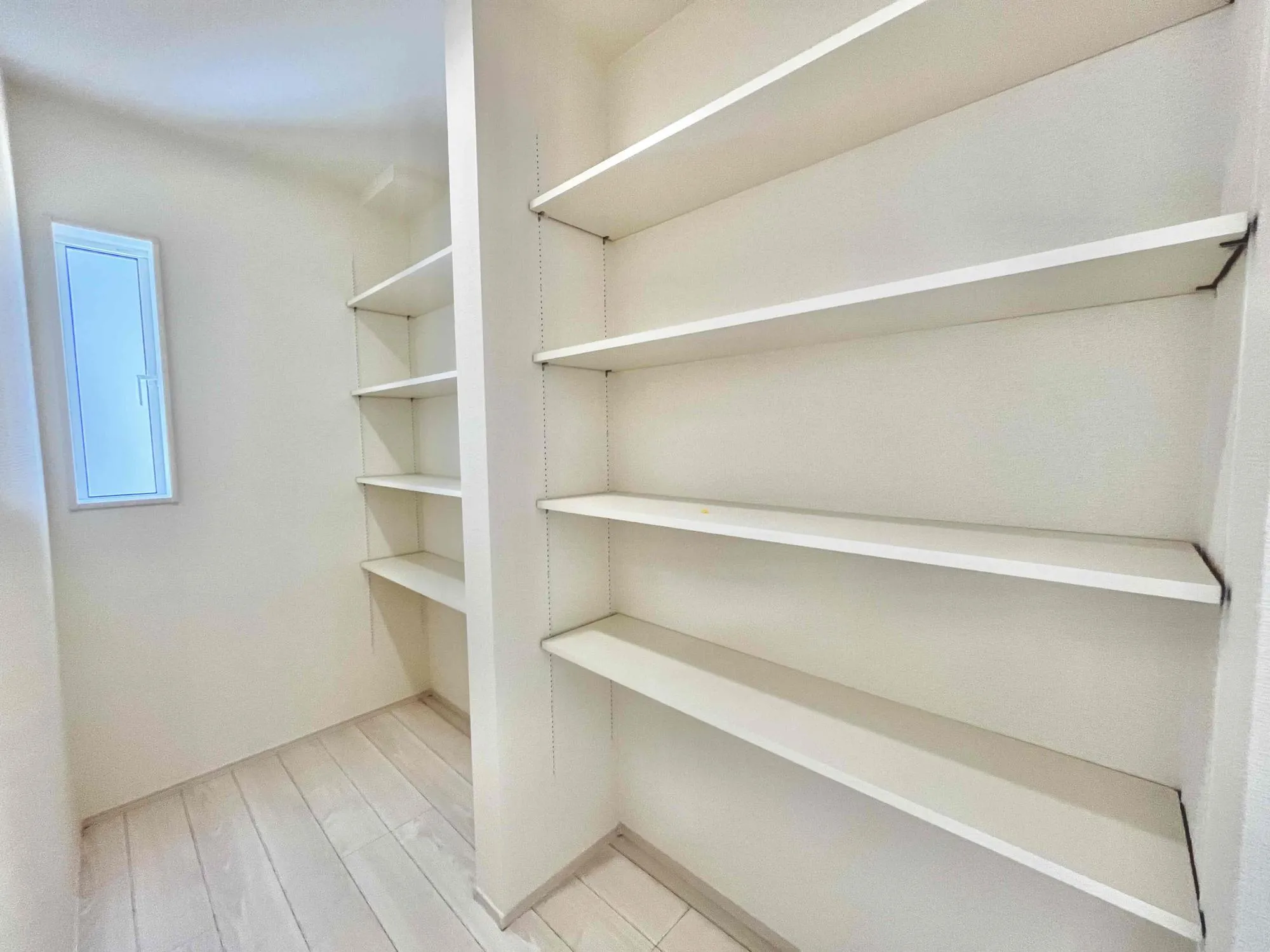 1号棟　パントリー