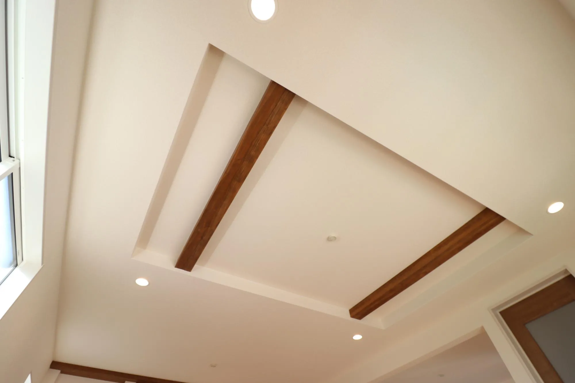 【1号棟:LDK上部折上天井】