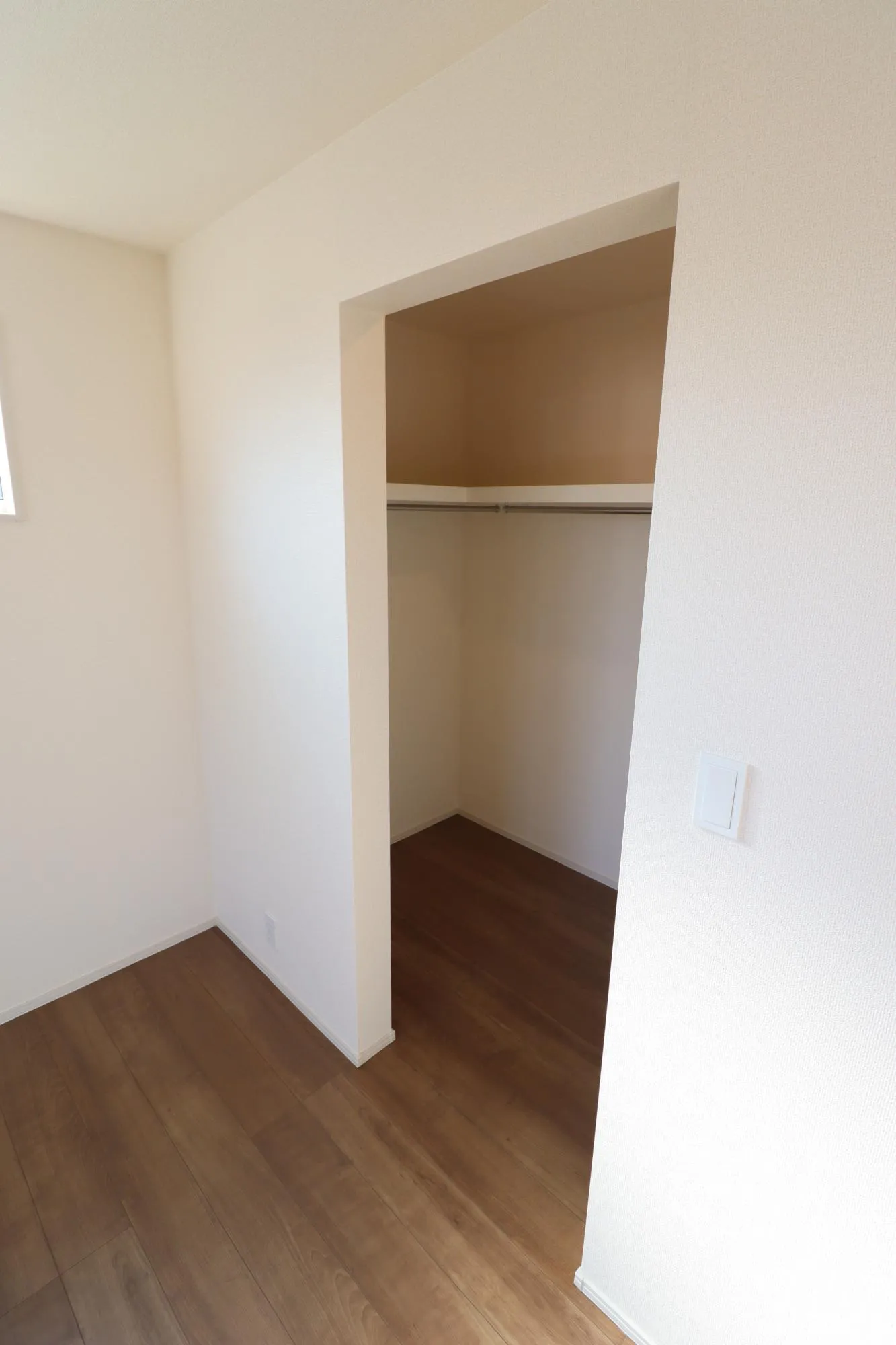 【1号棟:2階ウォークインクローゼット】