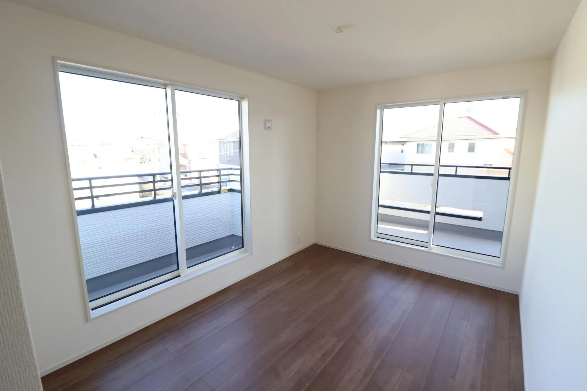 【2号棟:2階洋室(6.0帖)】